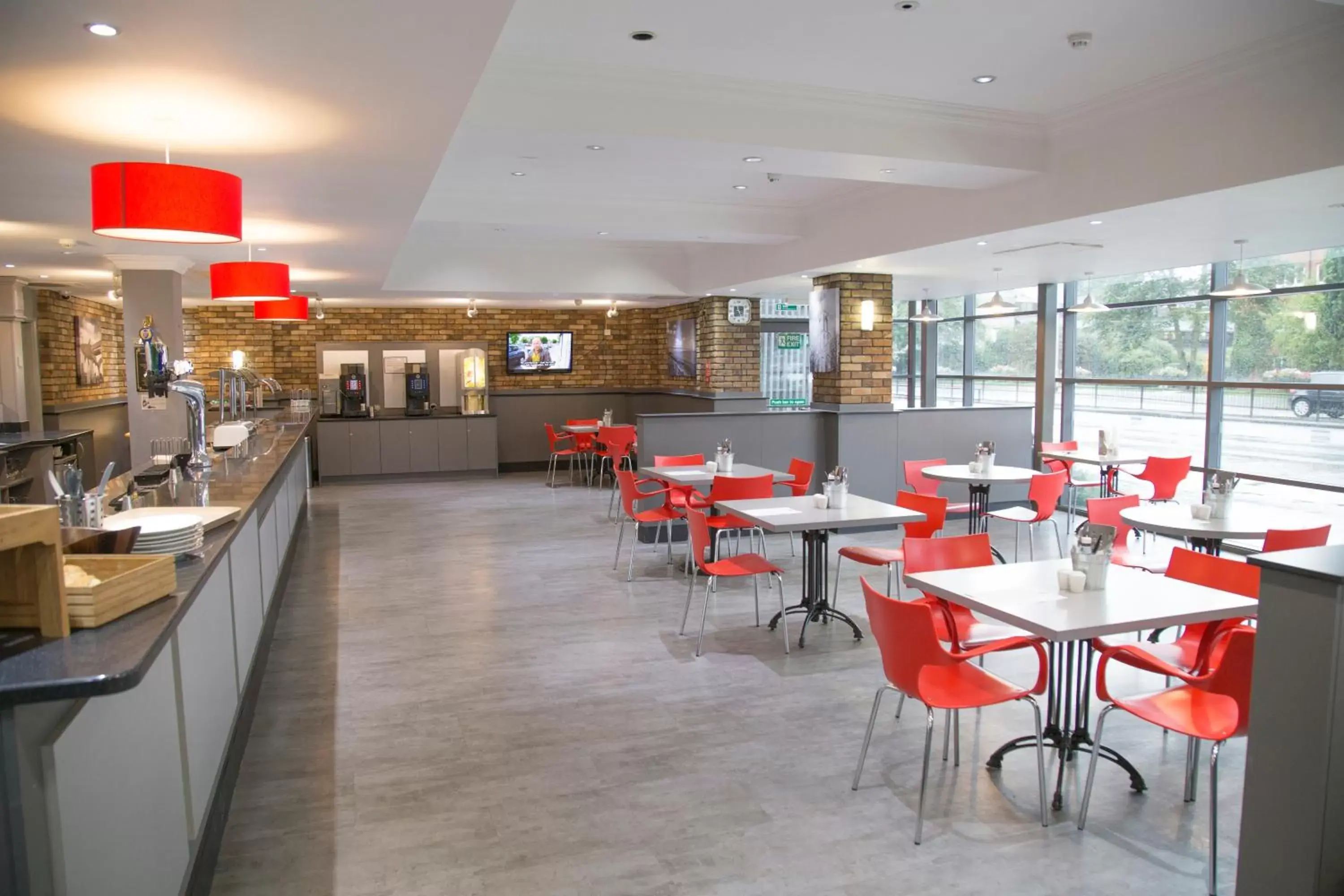 Restaurant/Places to Eat in ibis Hull City Centre