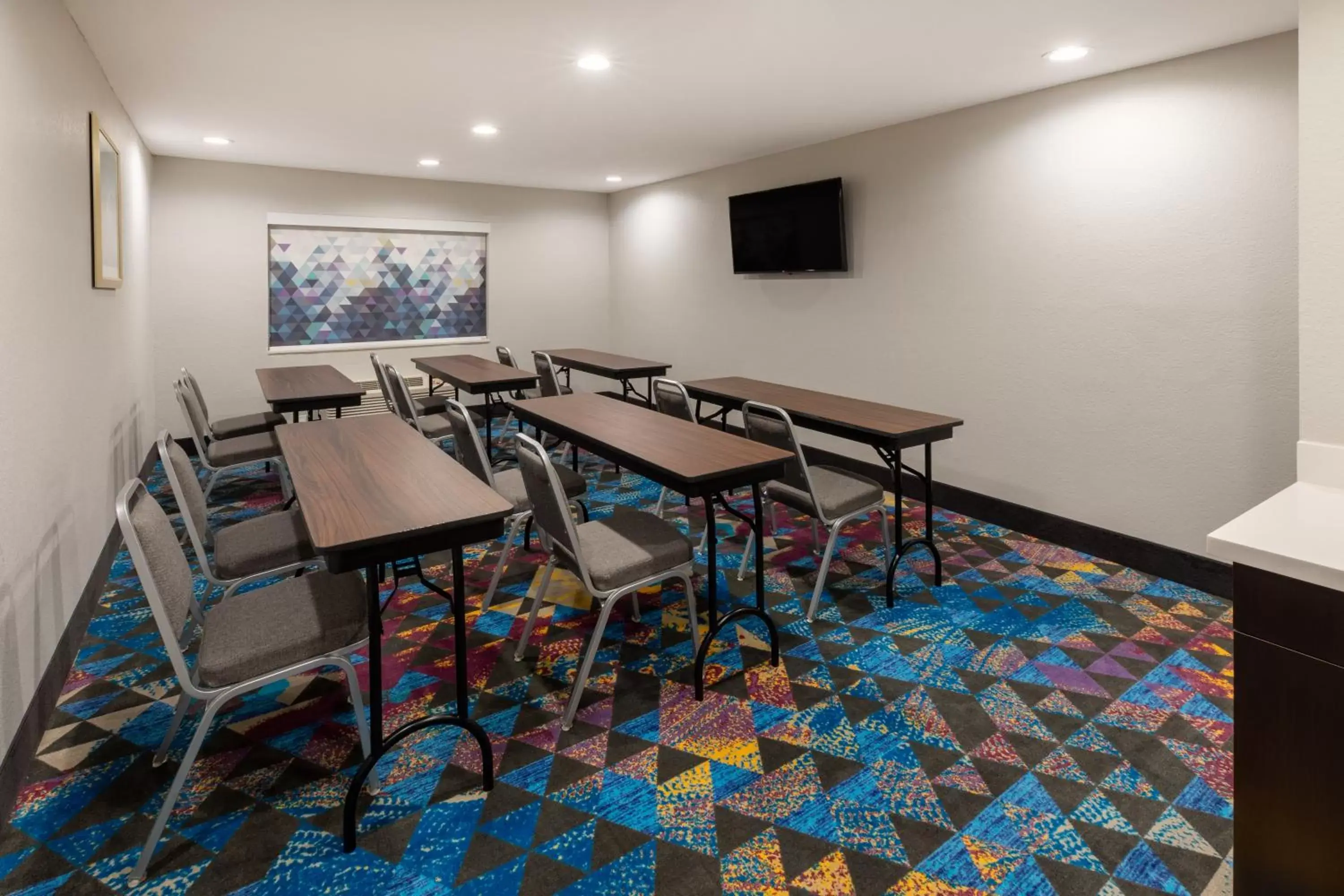 Meeting/conference room in La Quinta by Wyndham Houston NW Brookhollow