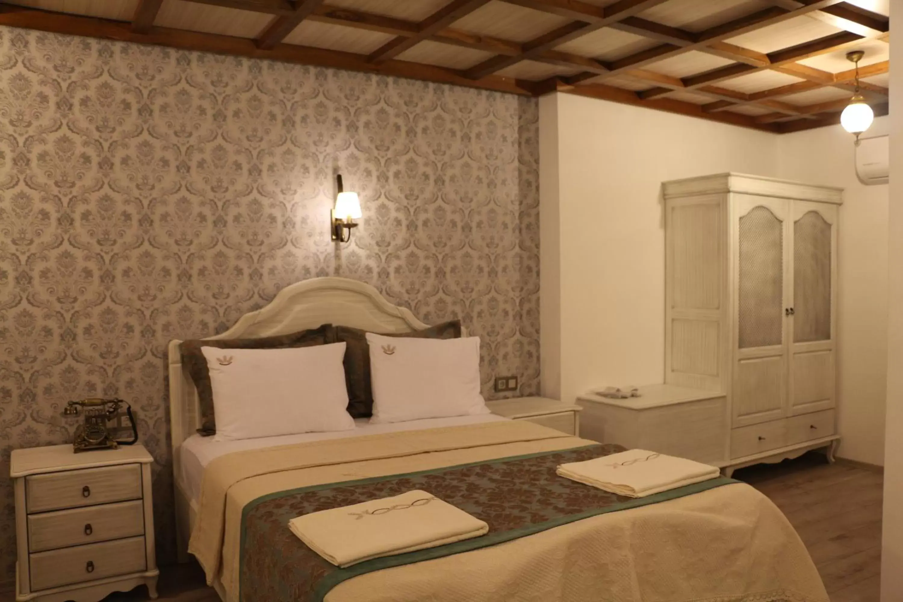 Bedroom, Bed in Celsus Boutique Hotel