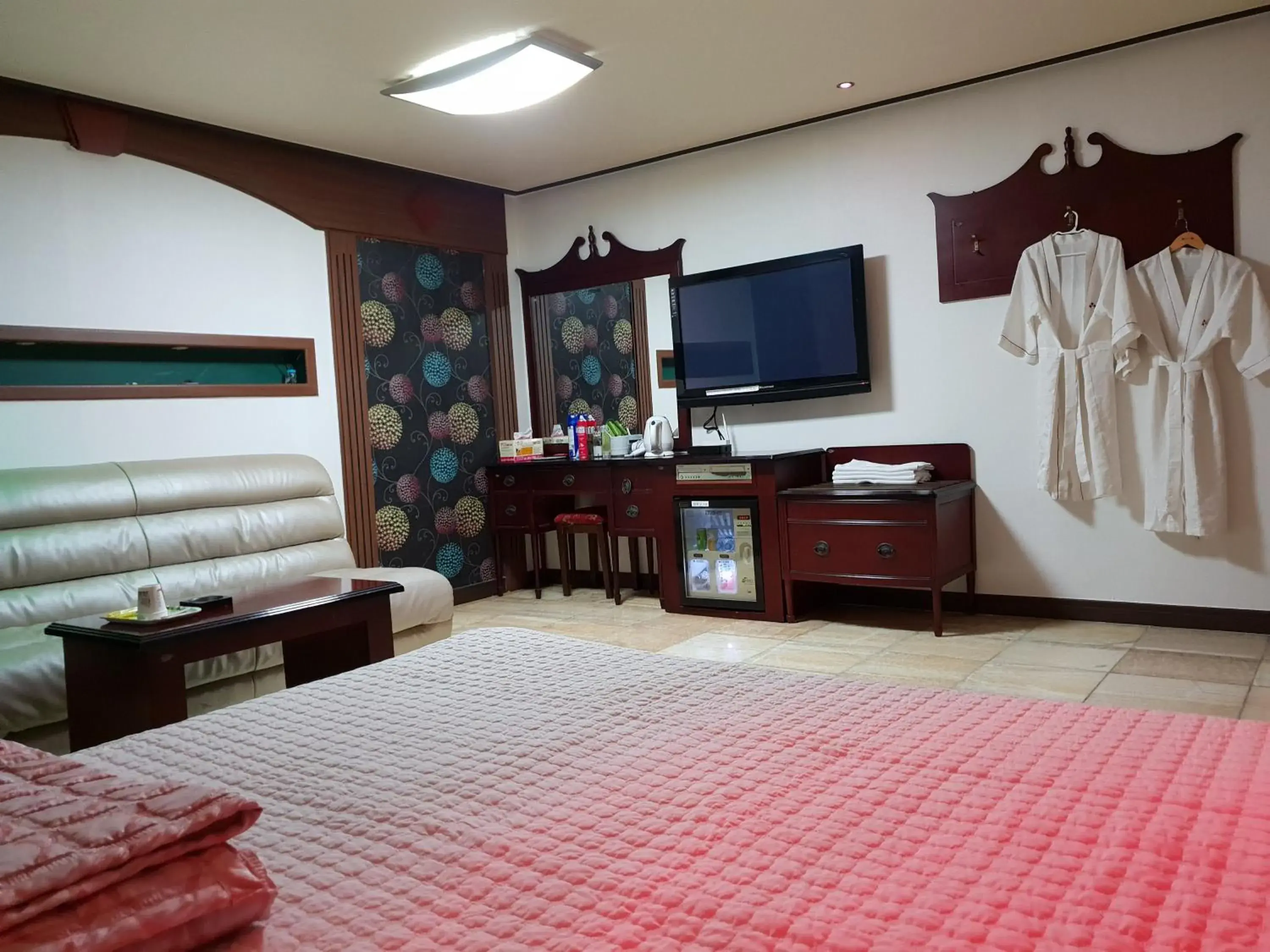 Bed in Plus Motel Bed in Plus Motel
