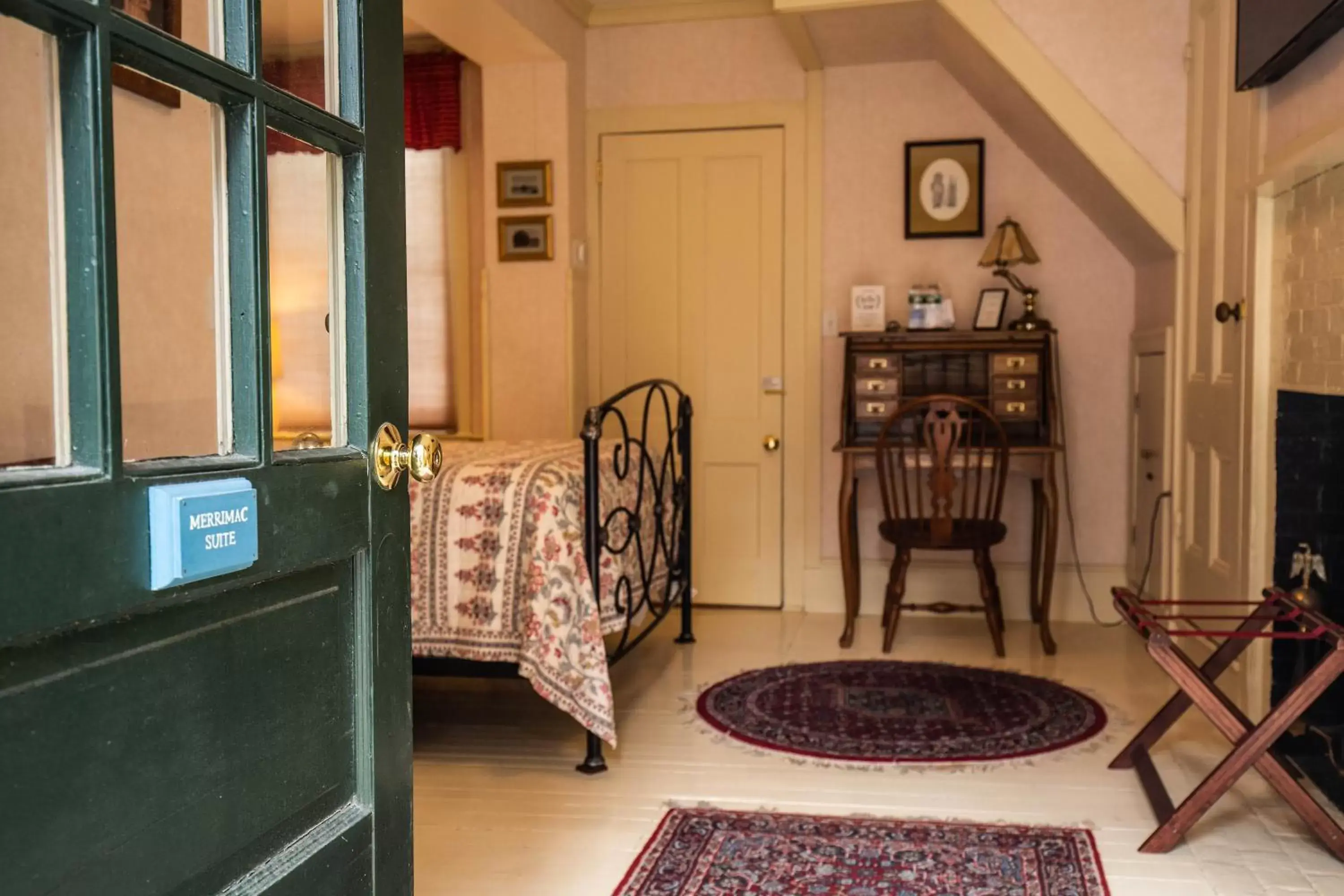 Bedroom, Seating Area in Clark Currier Inn