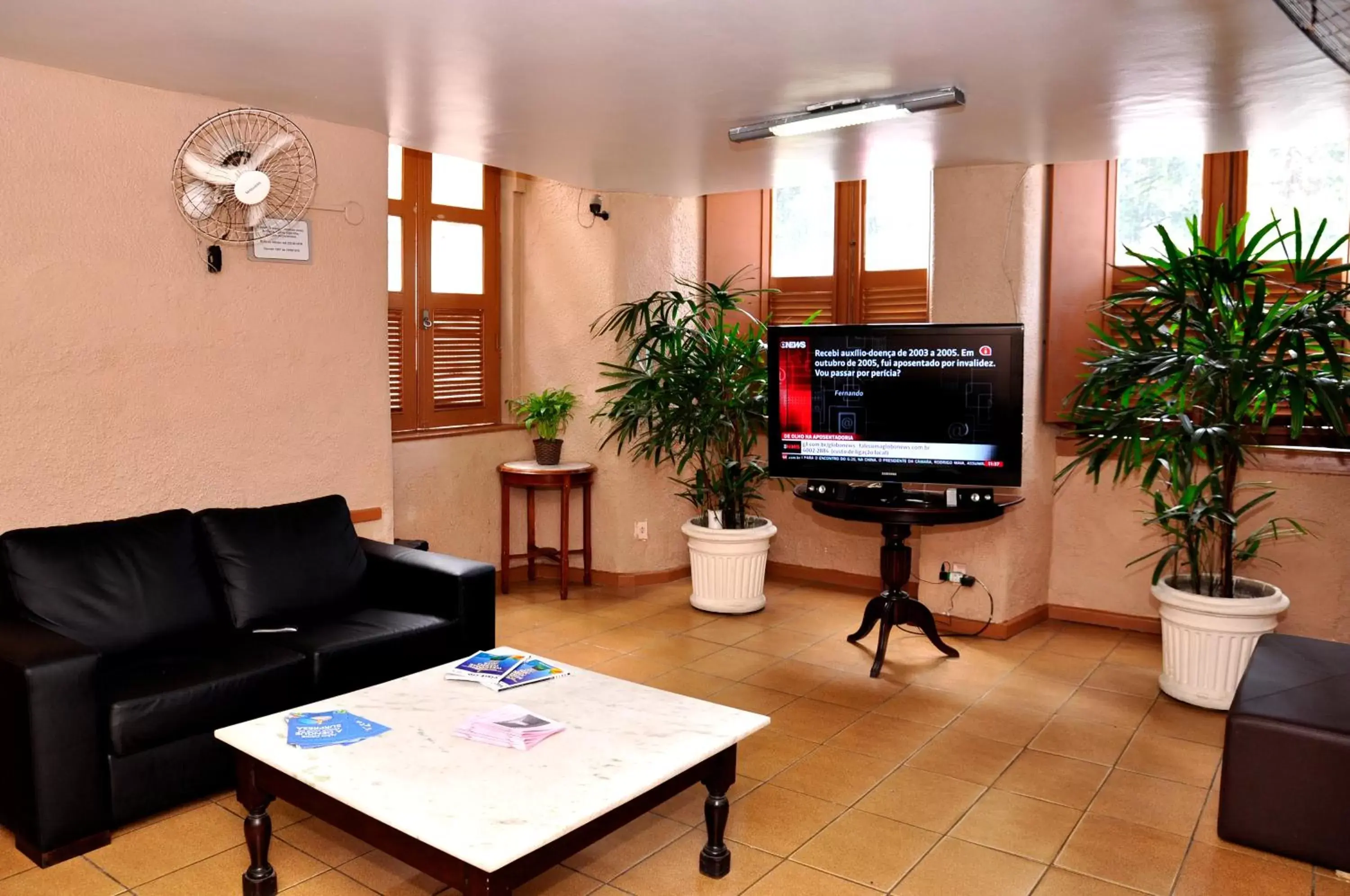 Communal lounge/ TV room, Lounge/Bar in Hotel Plaza Riazor