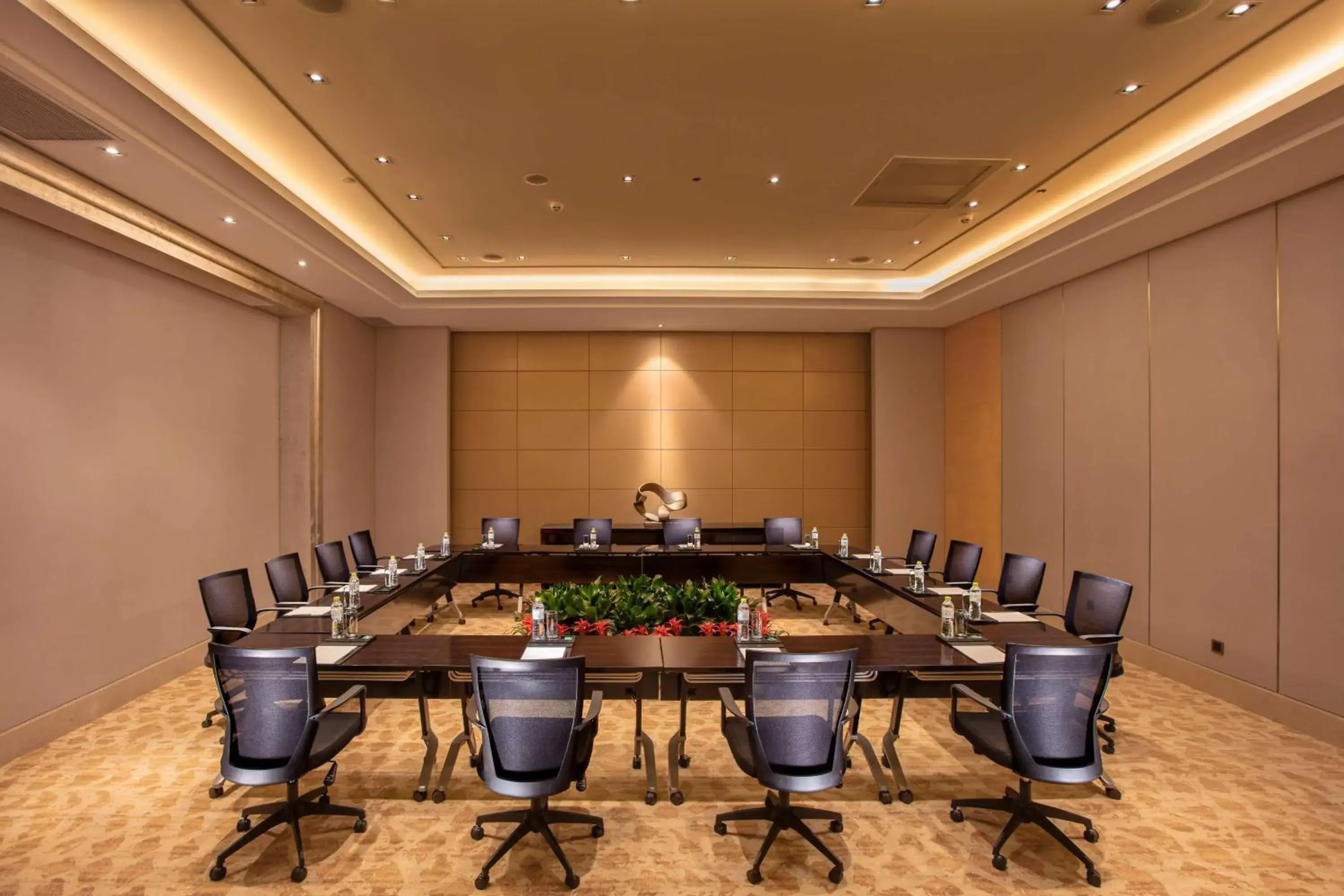 Meeting/conference room in Hilton Wuhan Riverside