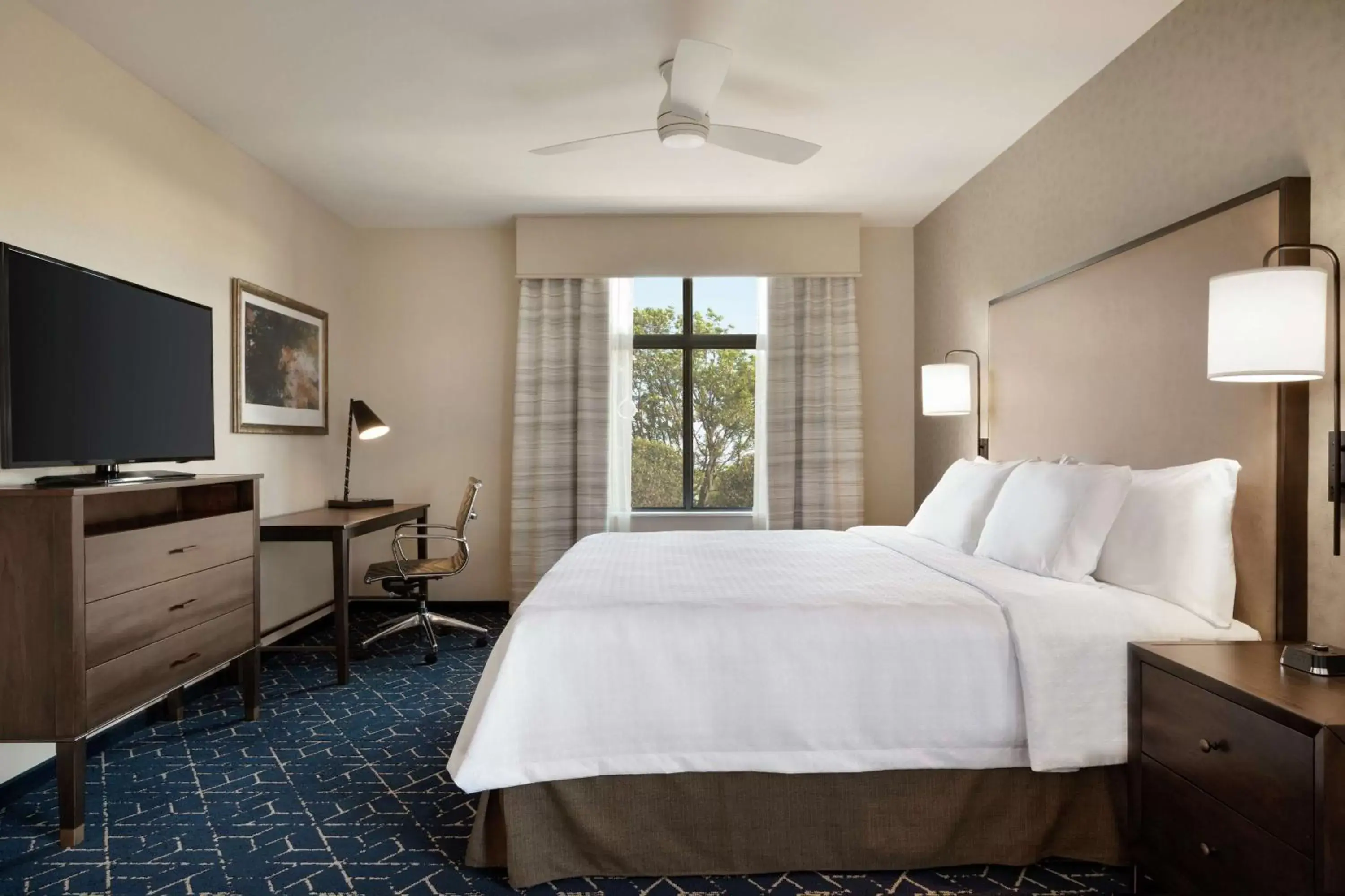 Bedroom, Bed in Homewood Suites by Hilton Albany Crossgates Mall