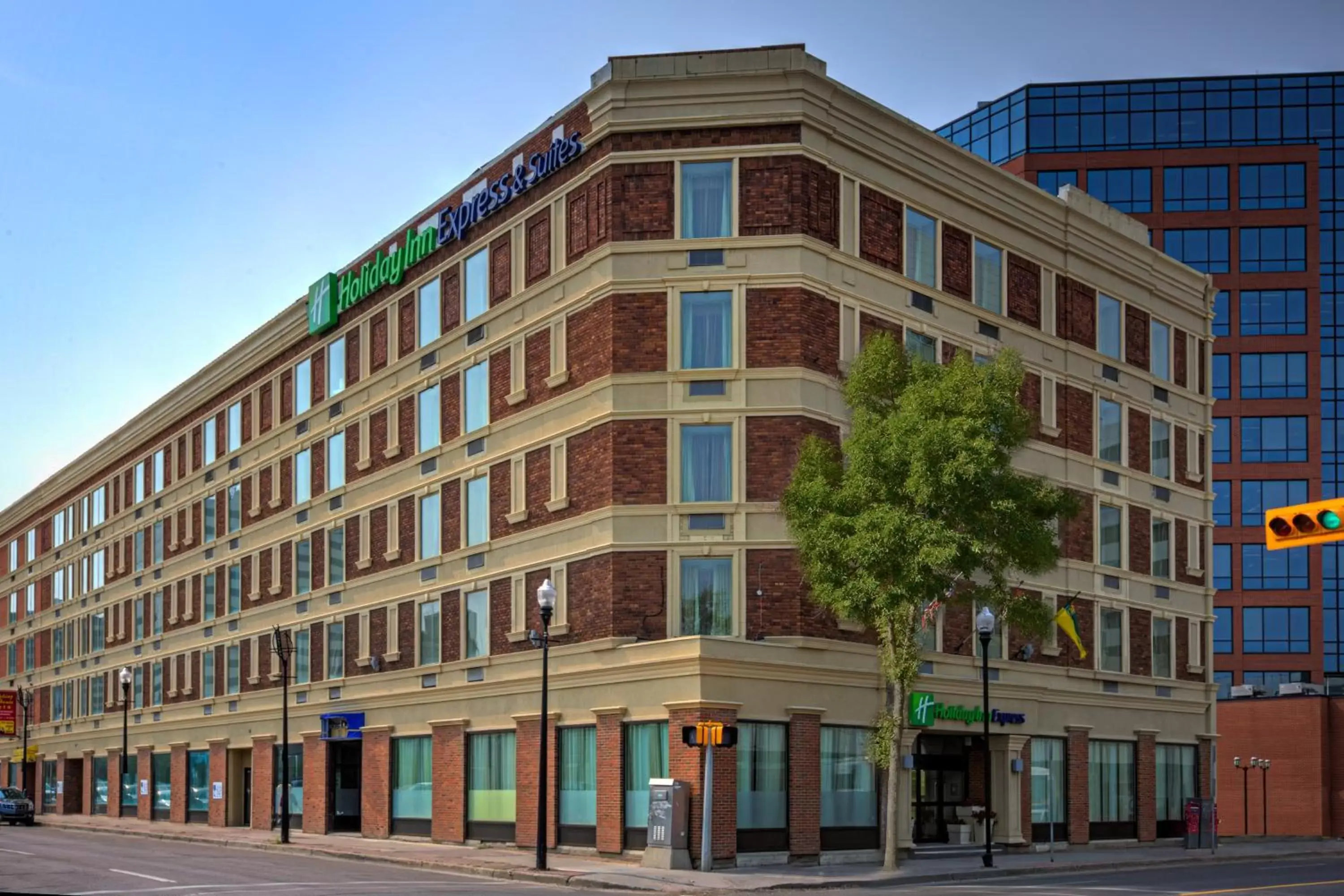 Property Building in Holiday Inn Express & Suites Regina Downtown, an IHG Hotel