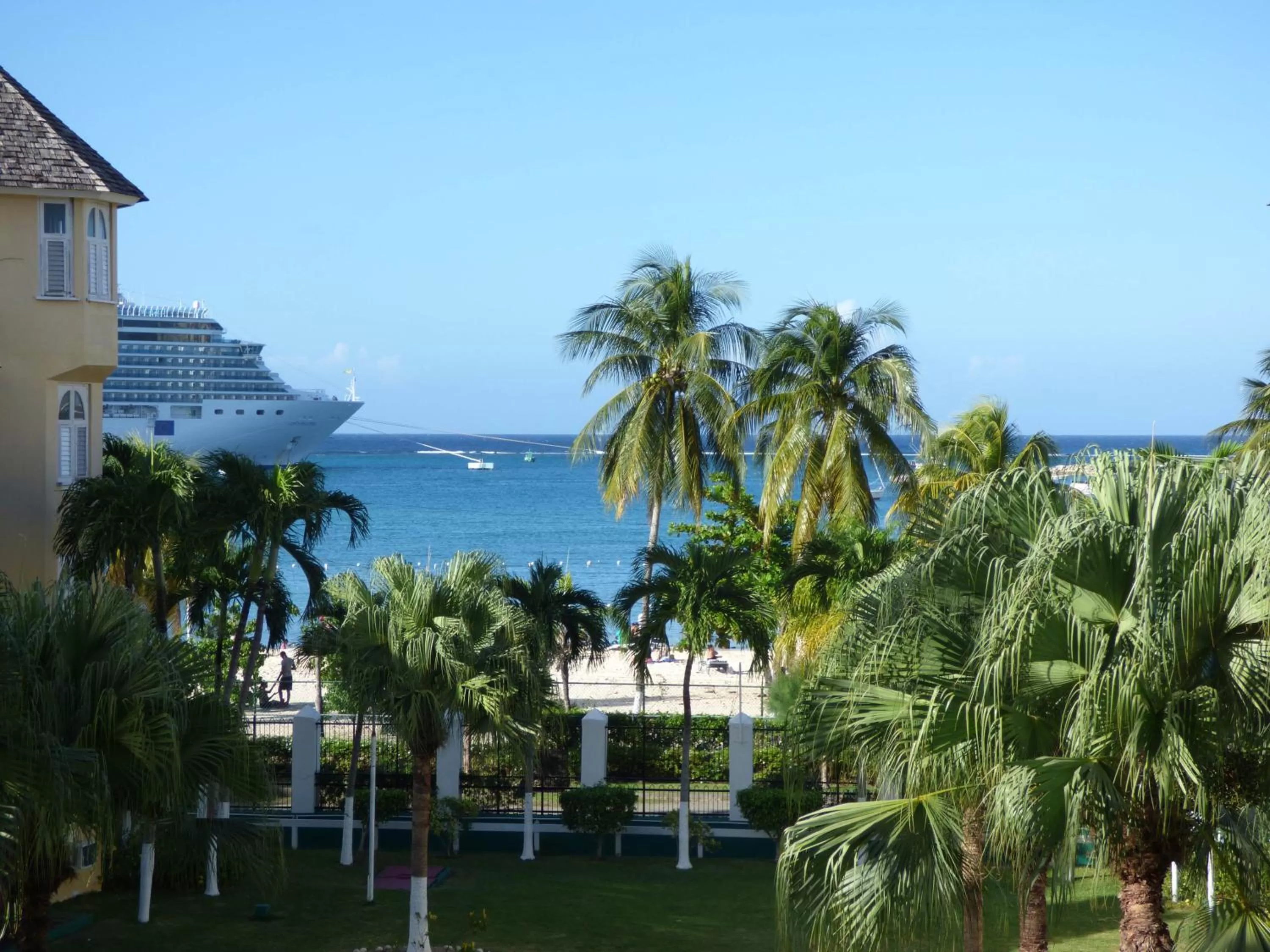 Beach One Bedroom Suite A22