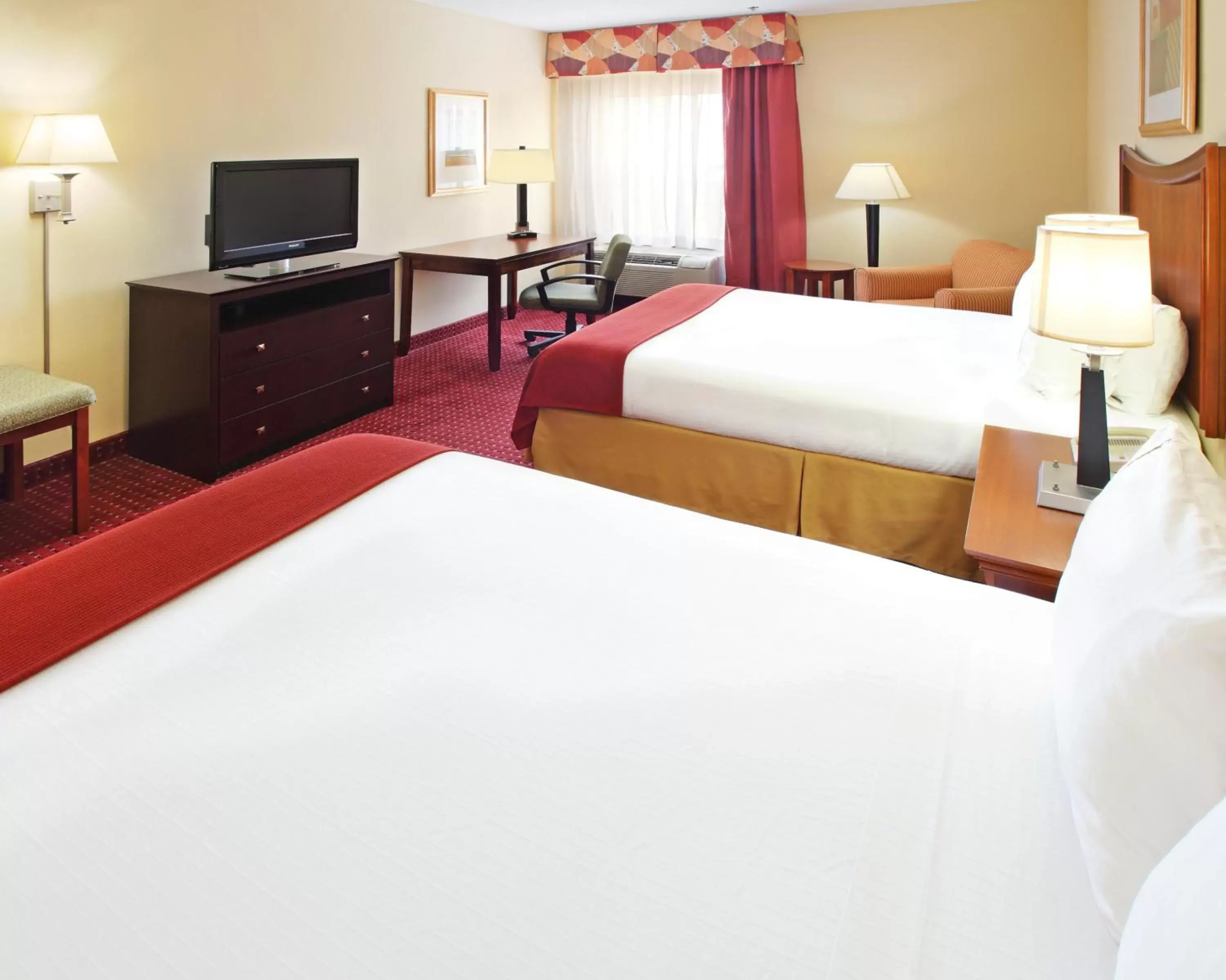 Photo of the whole room, Bed in Holiday Inn Express Hotel & Suites North Little Rock, an IHG Hotel