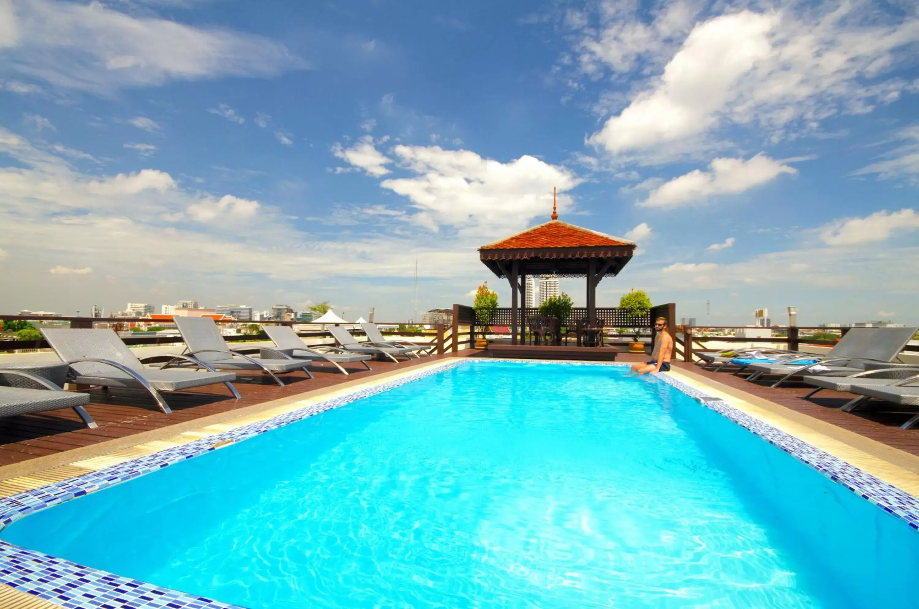 Swimming Pool in Khaosan Palace Hotel - SHA Extra Plus