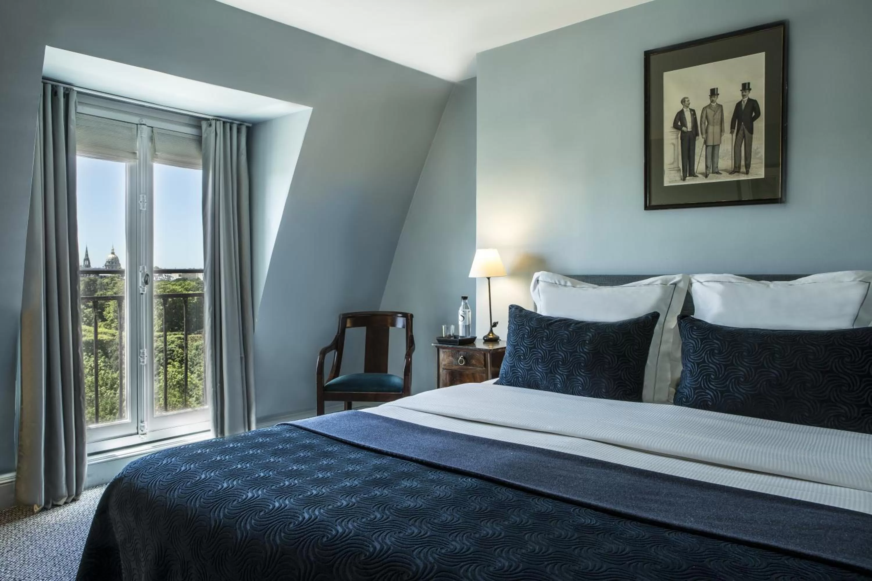 Bed in Hôtel Brighton - Esprit de France