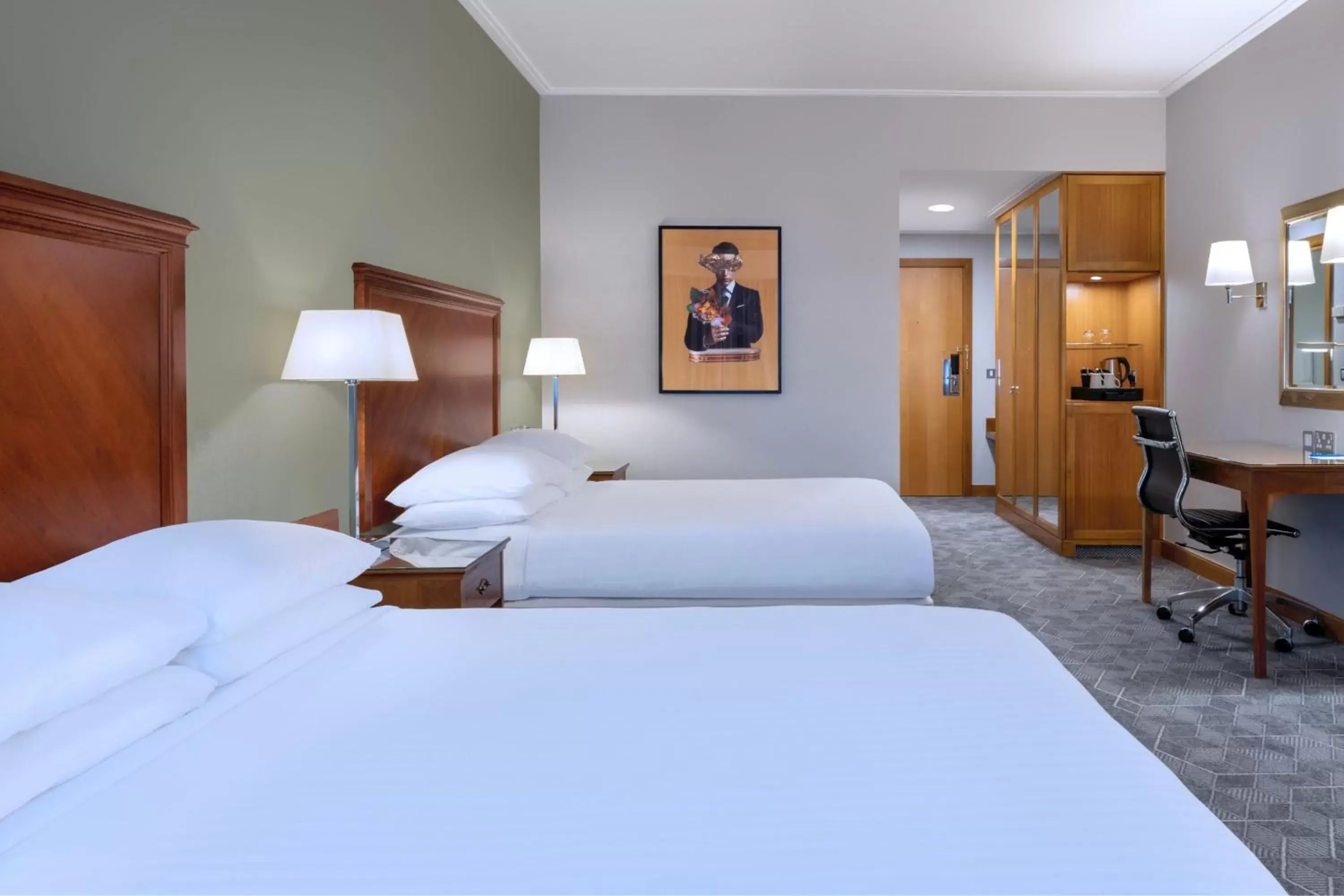 Photo of the whole room, Bed in Delta Hotels by Marriott Huntingdon