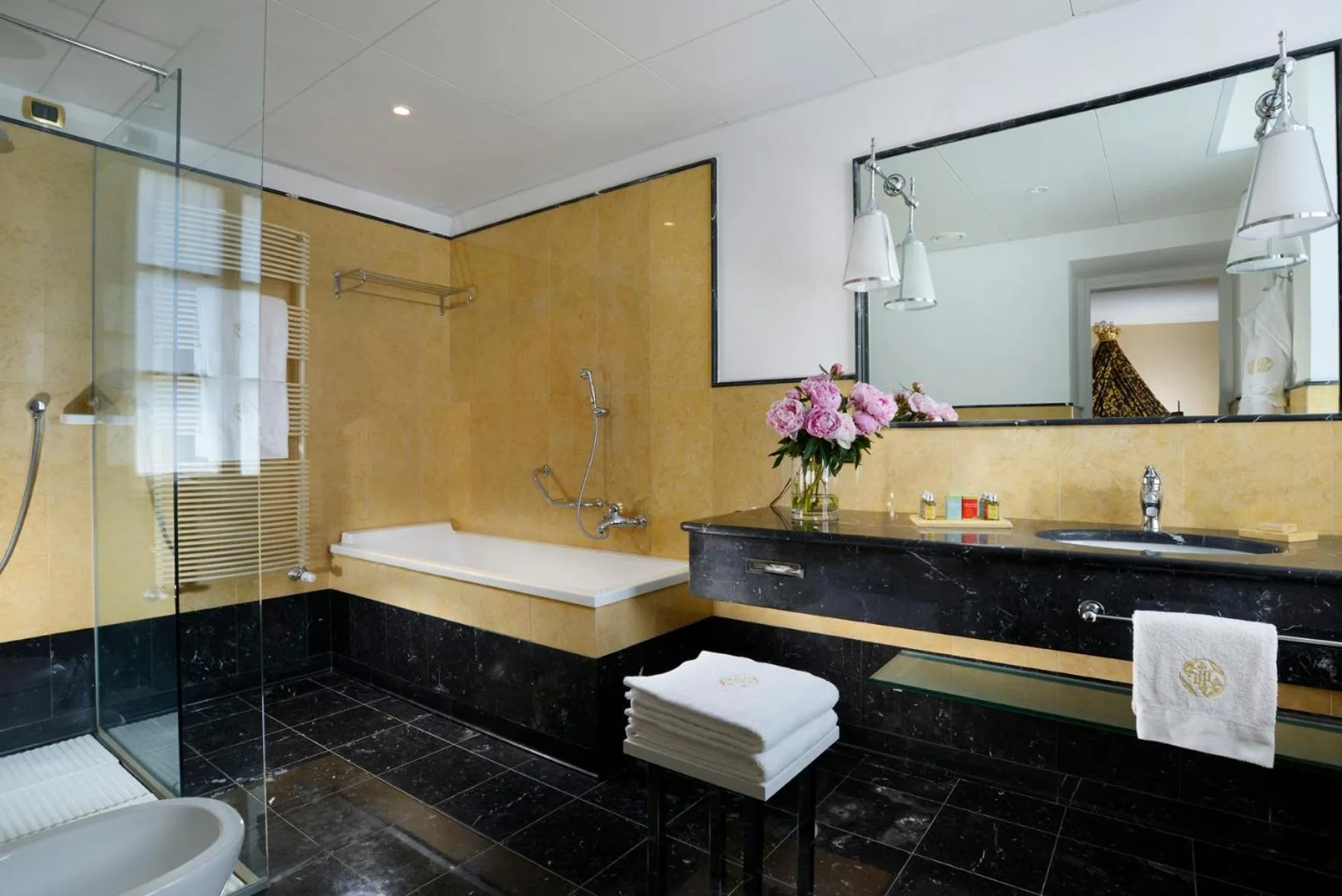Bathroom in Castello Dal Pozzo Resort Lago Maggiore - Preferred Hotels & Resorts