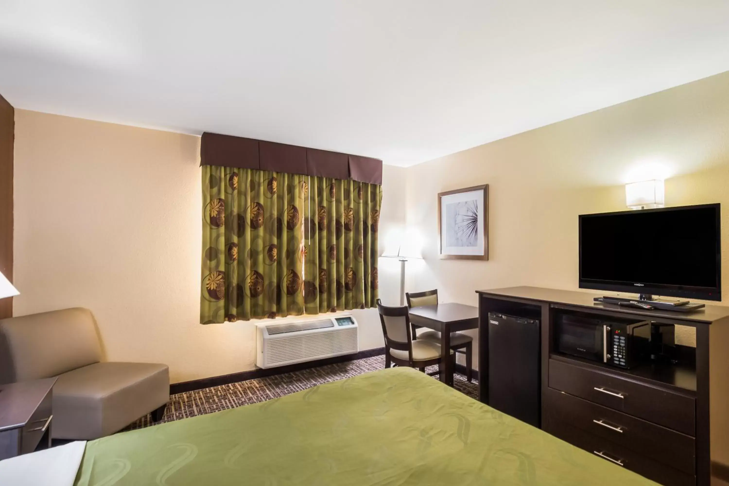 TV/Entertainment Center in Quality Inn & Suites Caseyville - St. Louis