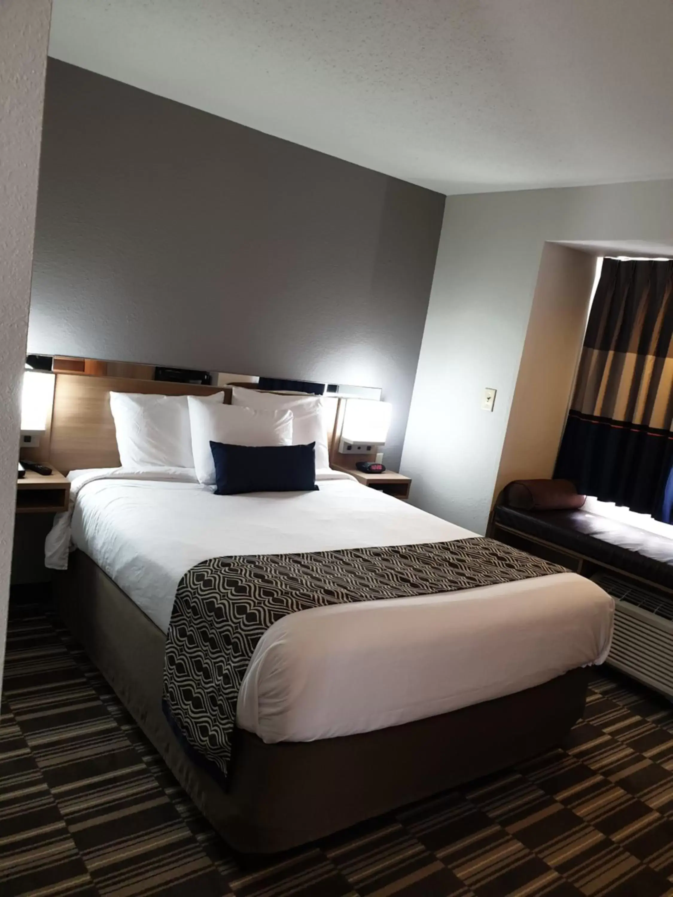 Bed in Microtel Inn & Suites by Wyndham Augusta/Riverwatch