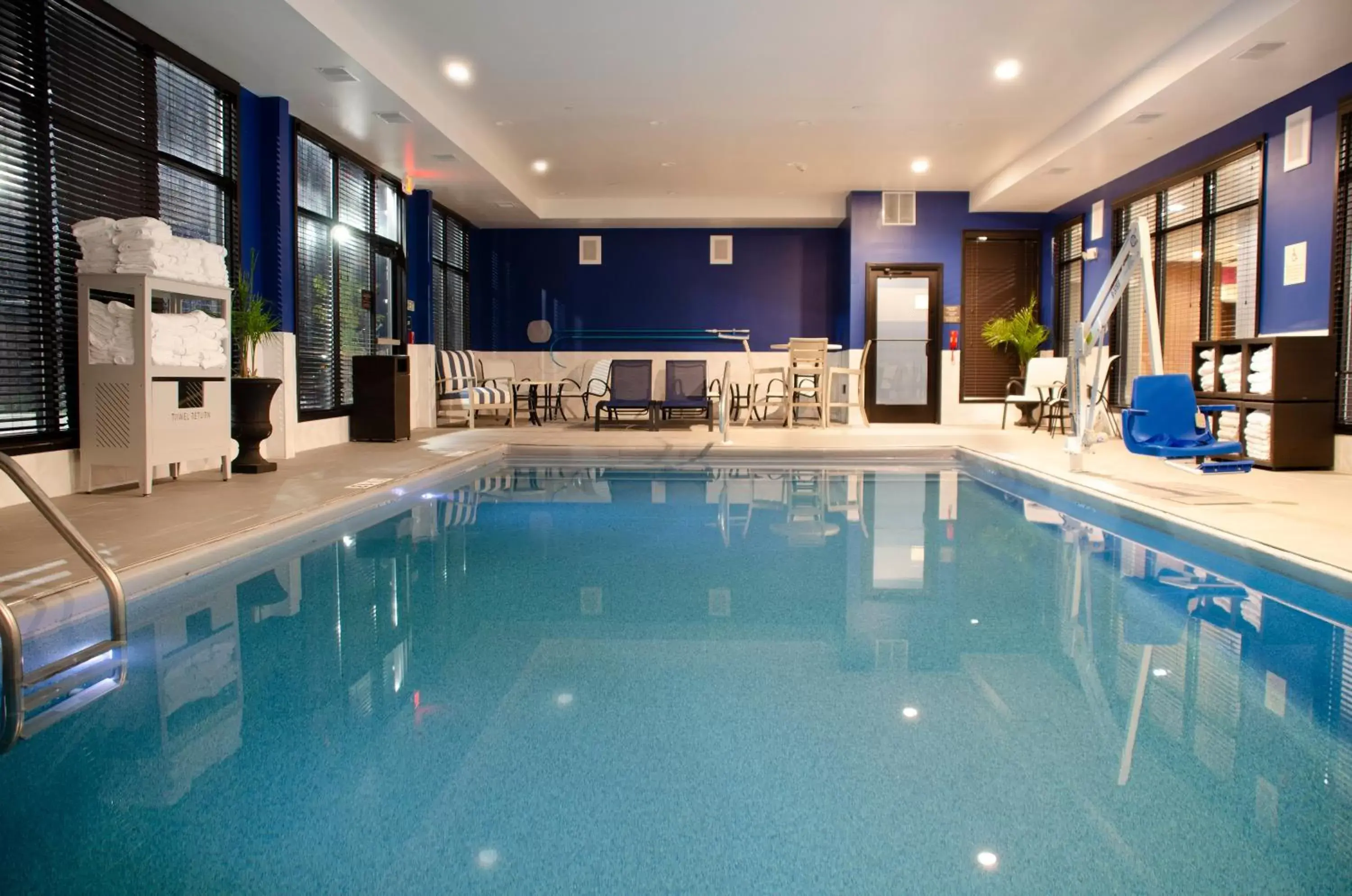 Swimming Pool in Candlewood Suites York, an IHG Hotel