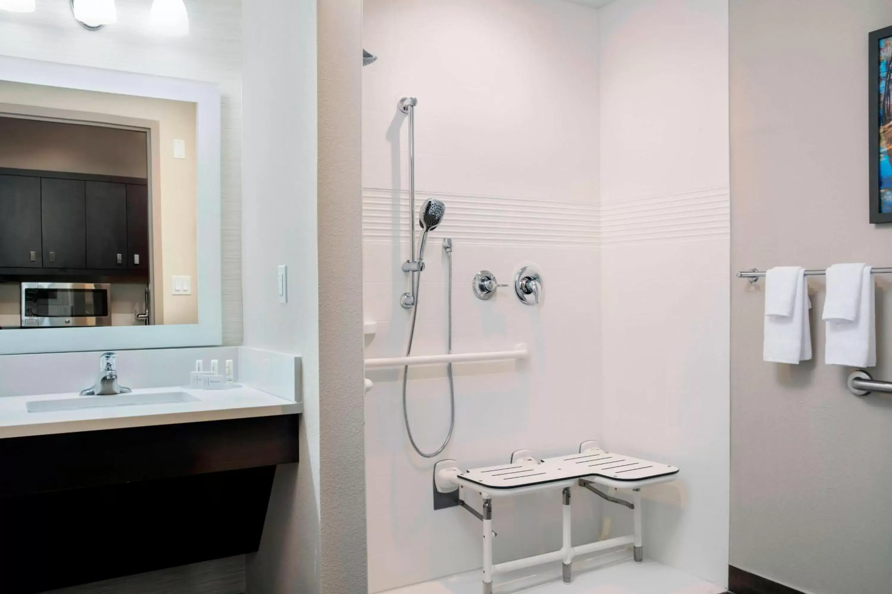 Bathroom in TownePlace Suites by Marriott Miami Homestead