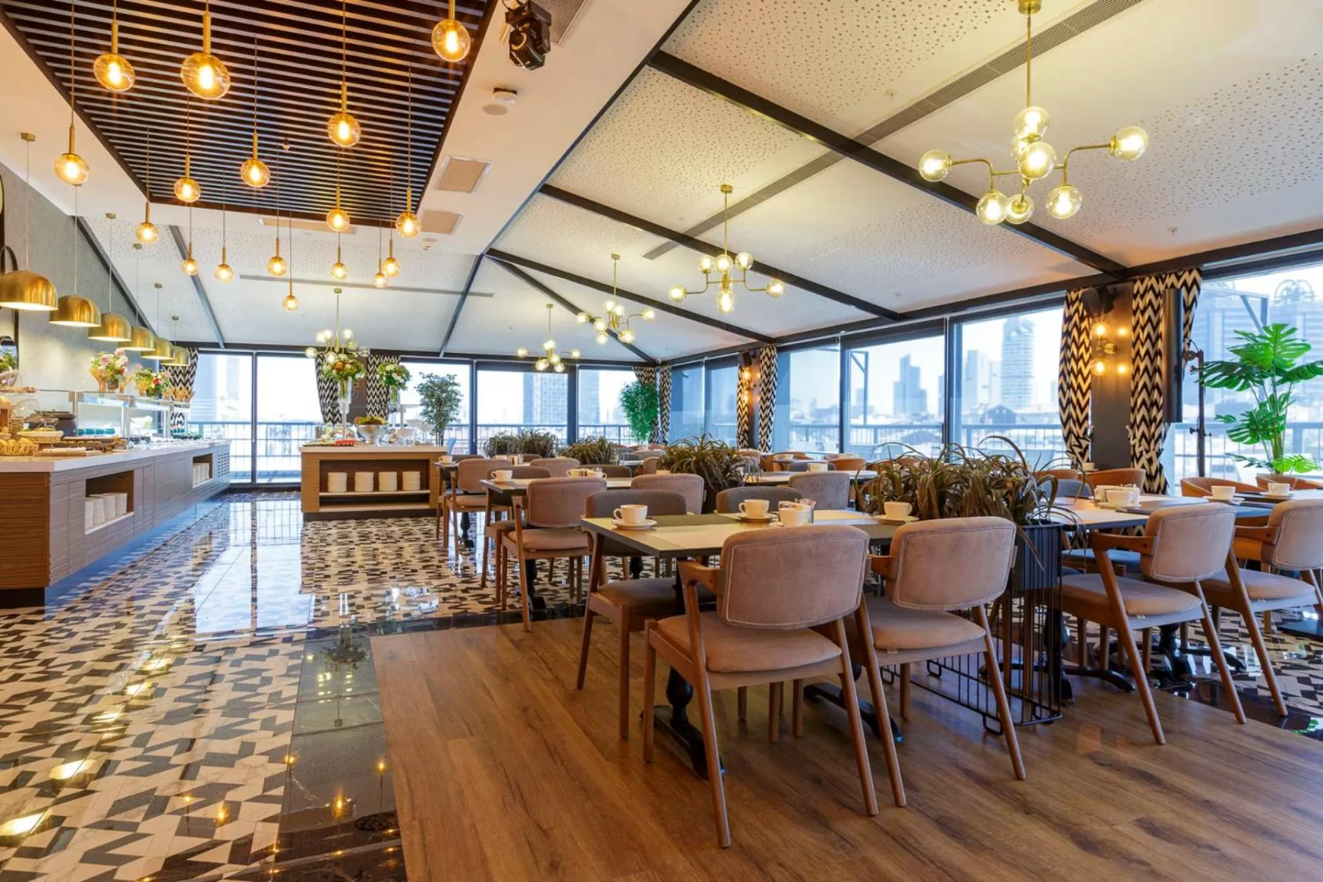 Restaurant/places to eat in Ramada Encore by Wyndham Istanbul Sisli