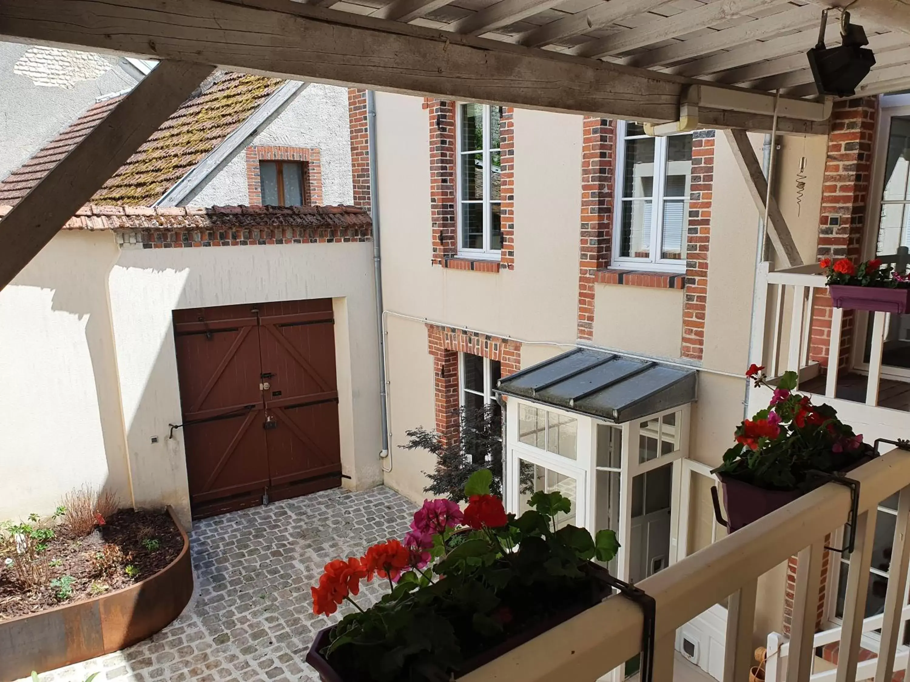 Property Building in La Cour des Marotiers