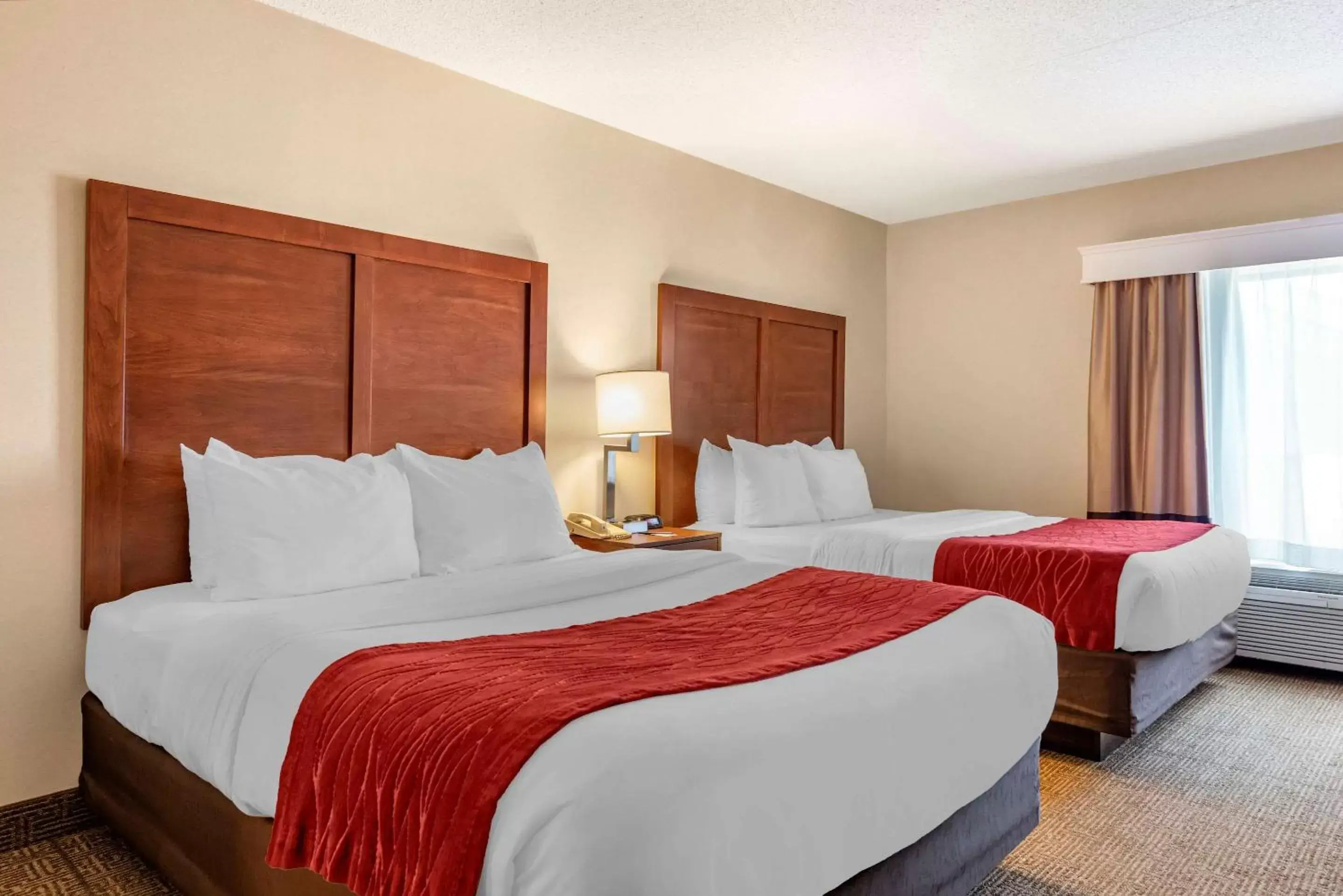 Photo of the whole room, Bed in Comfort Inn & Suites Morehead