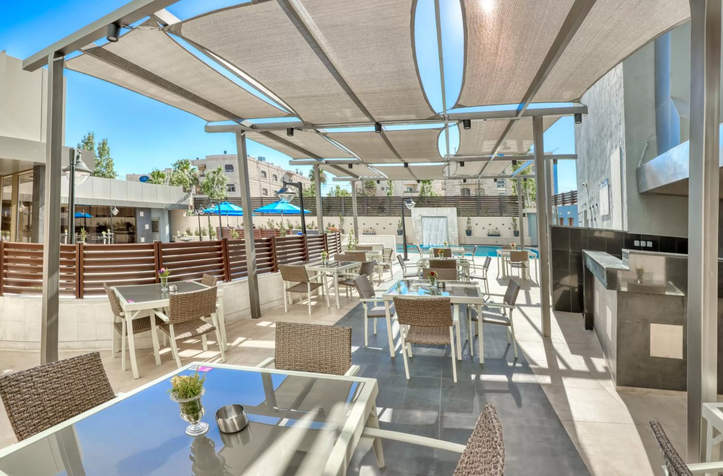 Coffee/tea facilities in Geneva Hotel