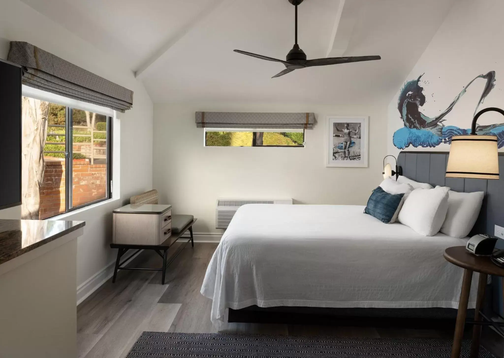 Photo of the whole room, Bed in Hotel Indigo San Diego Del Mar by IHG Photo of the whole room, Bed in Hotel Indigo San Diego Del Mar by IHG