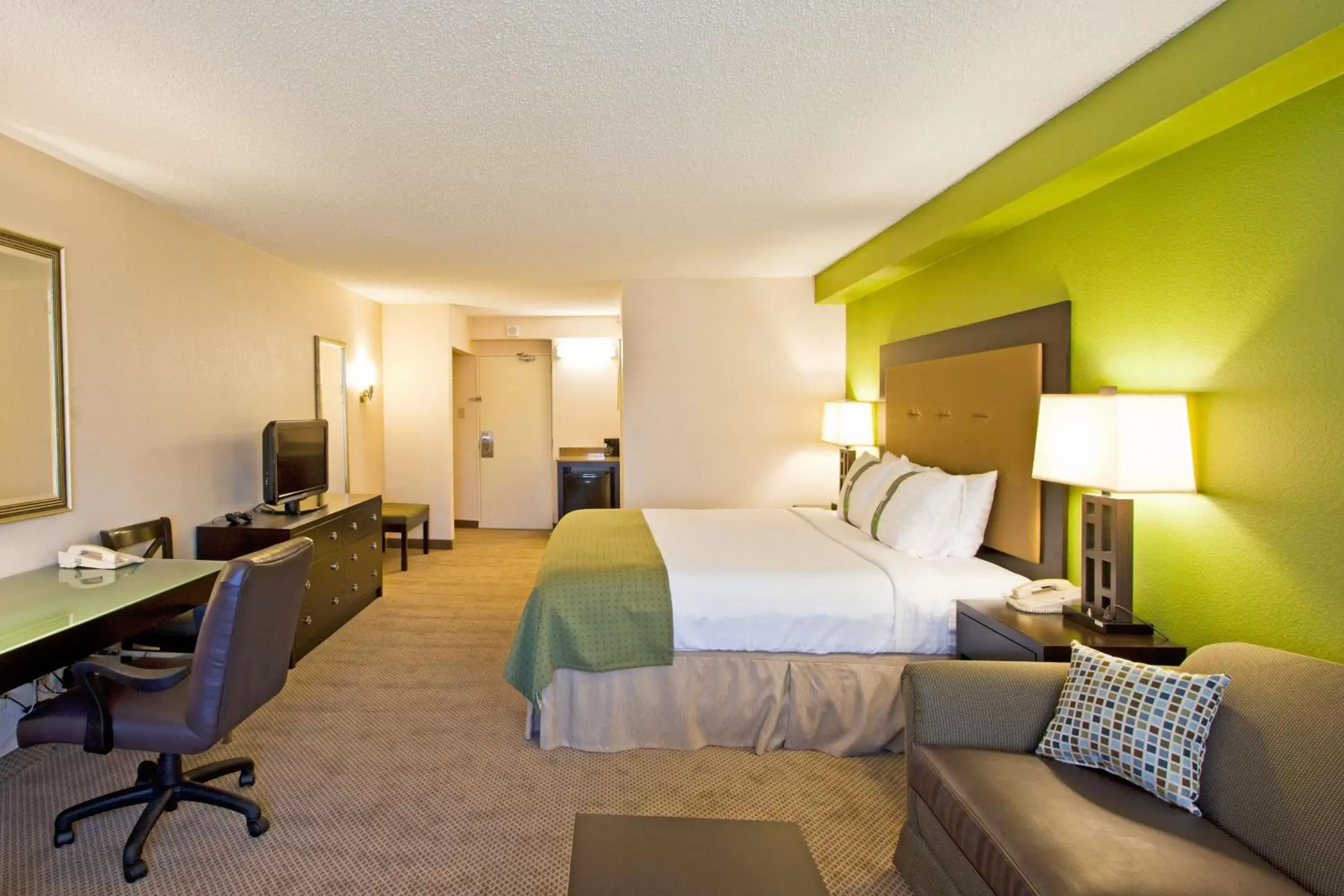 Photo of the whole room in Holiday Inn & Suites Across From Universal Orlando, an IHG Hotel
