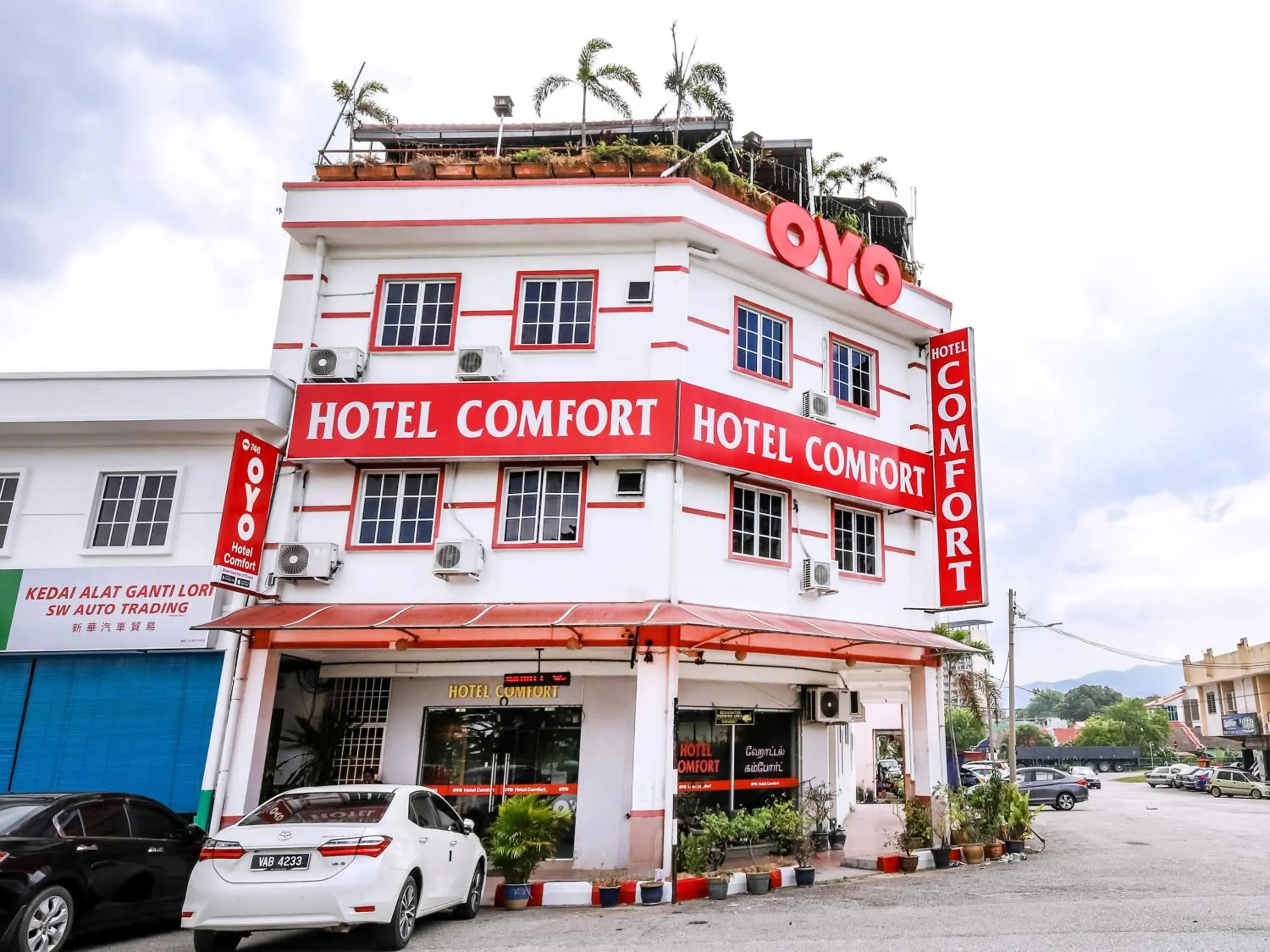 Property Building in OYO 746 Hotel Comfort