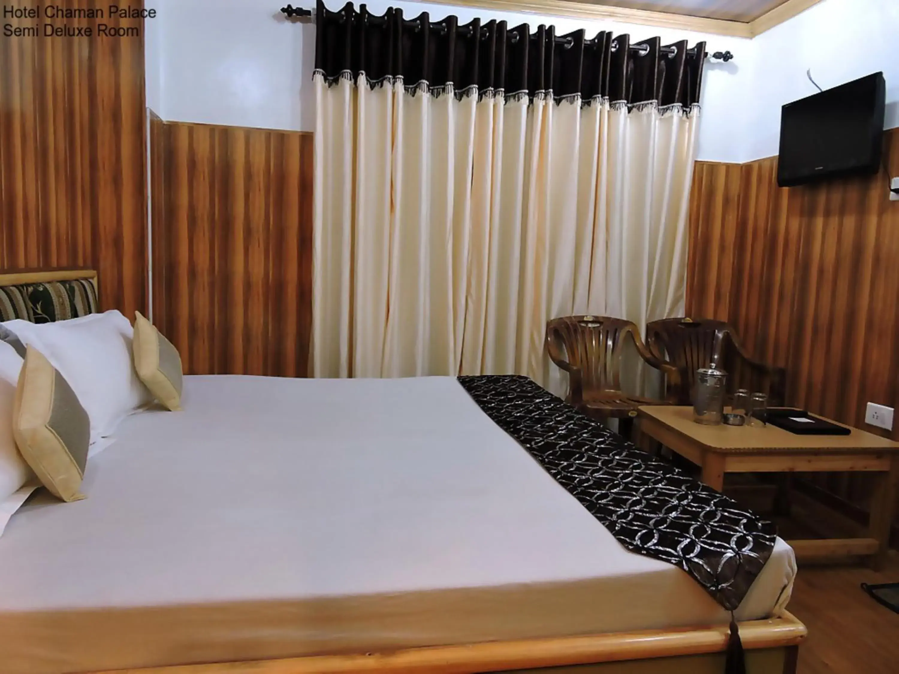 TV and multimedia, Bed in Hotel Chaman Palace