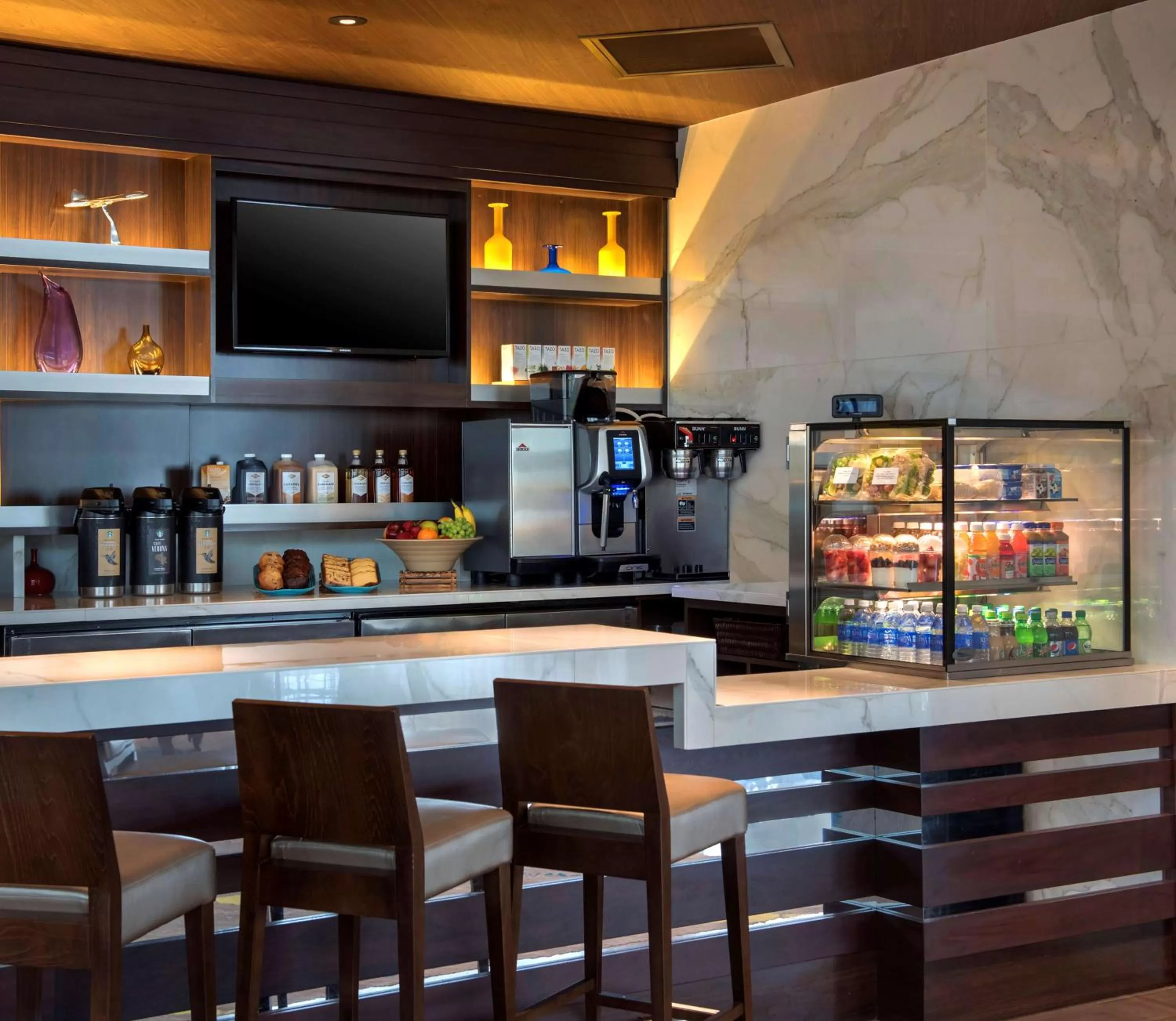 Lounge or bar in Hyatt Regency Pittsburgh International Airport