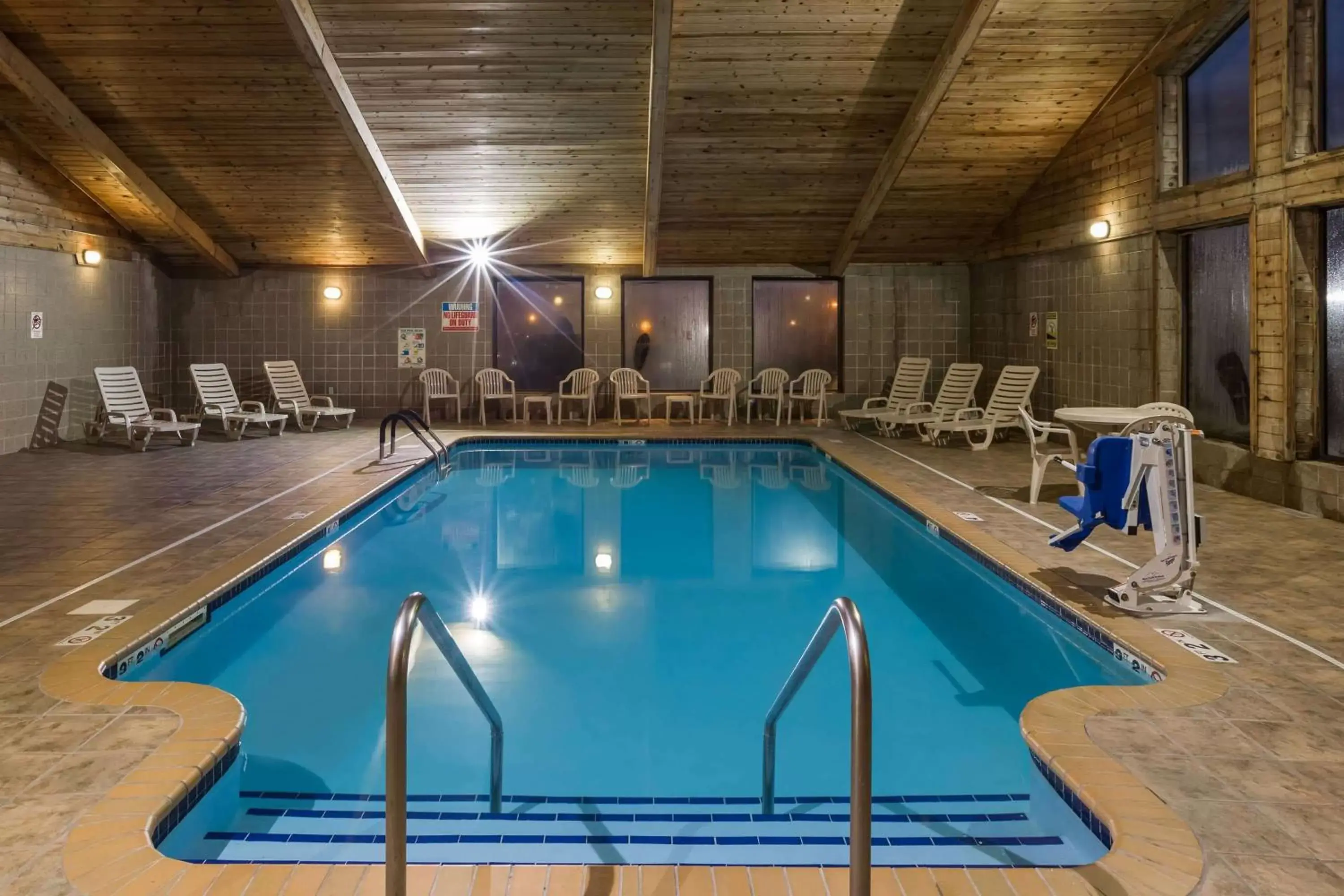 Activities, Swimming Pool in Ramada by Wyndham Platte City KCI Airport