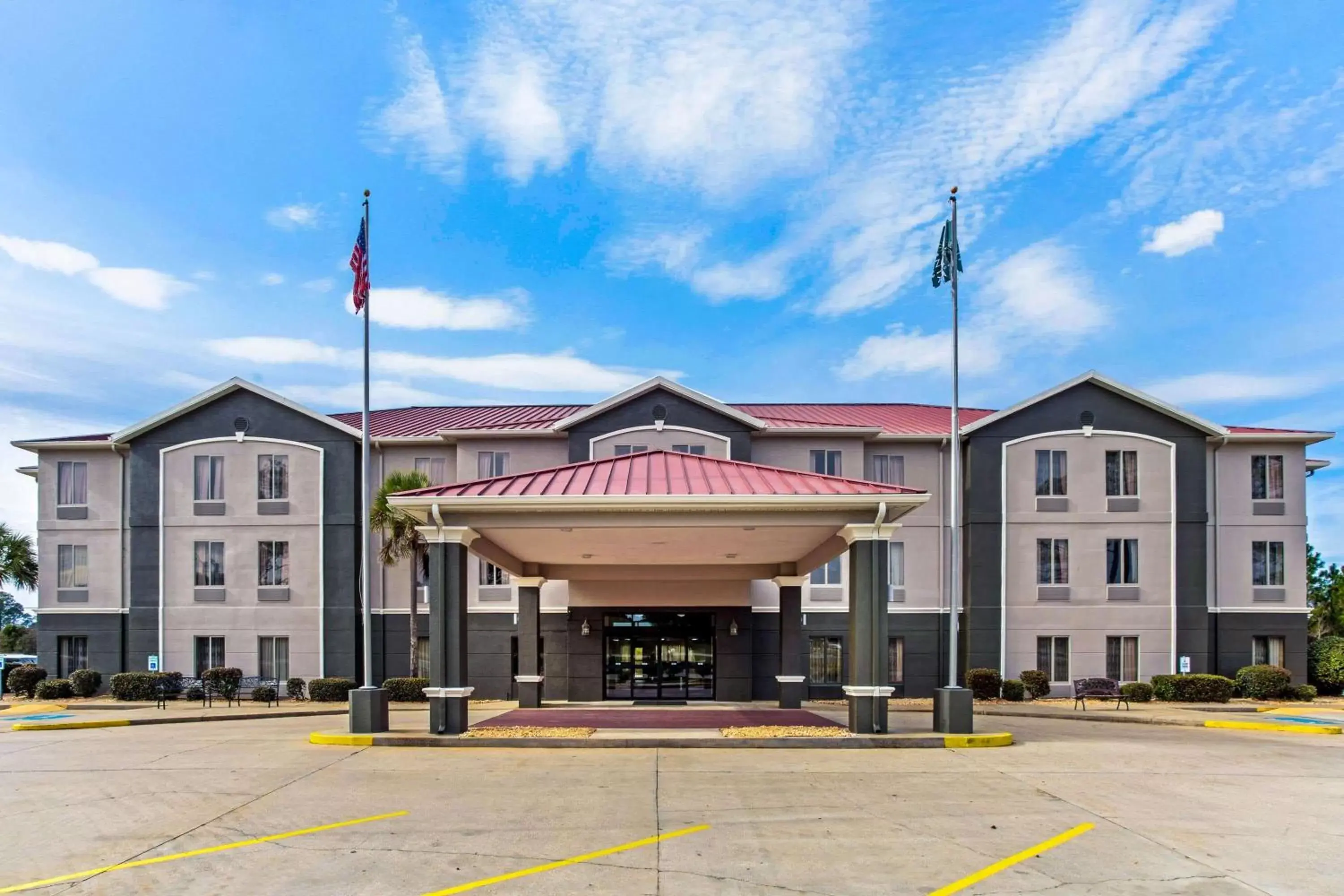 Property Building in La Quinta Inn by Wyndham Moss Point - Pascagoula