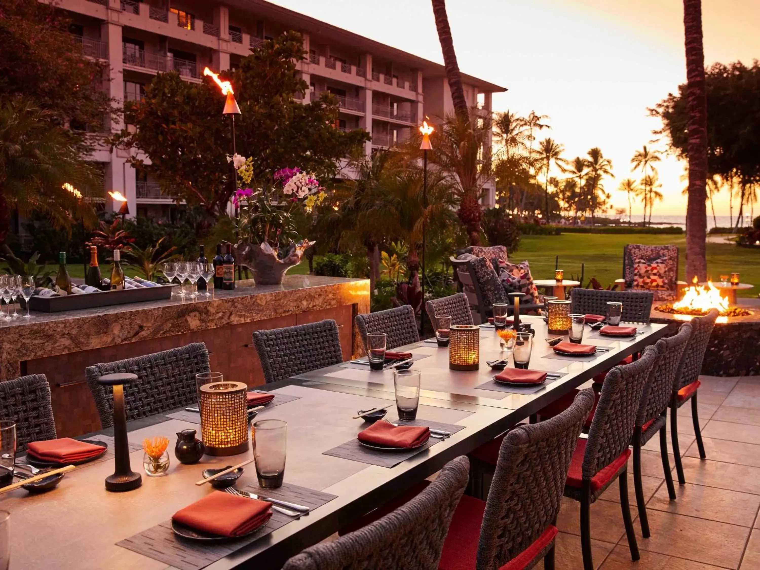 Restaurant/Places to Eat in Fairmont Orchid