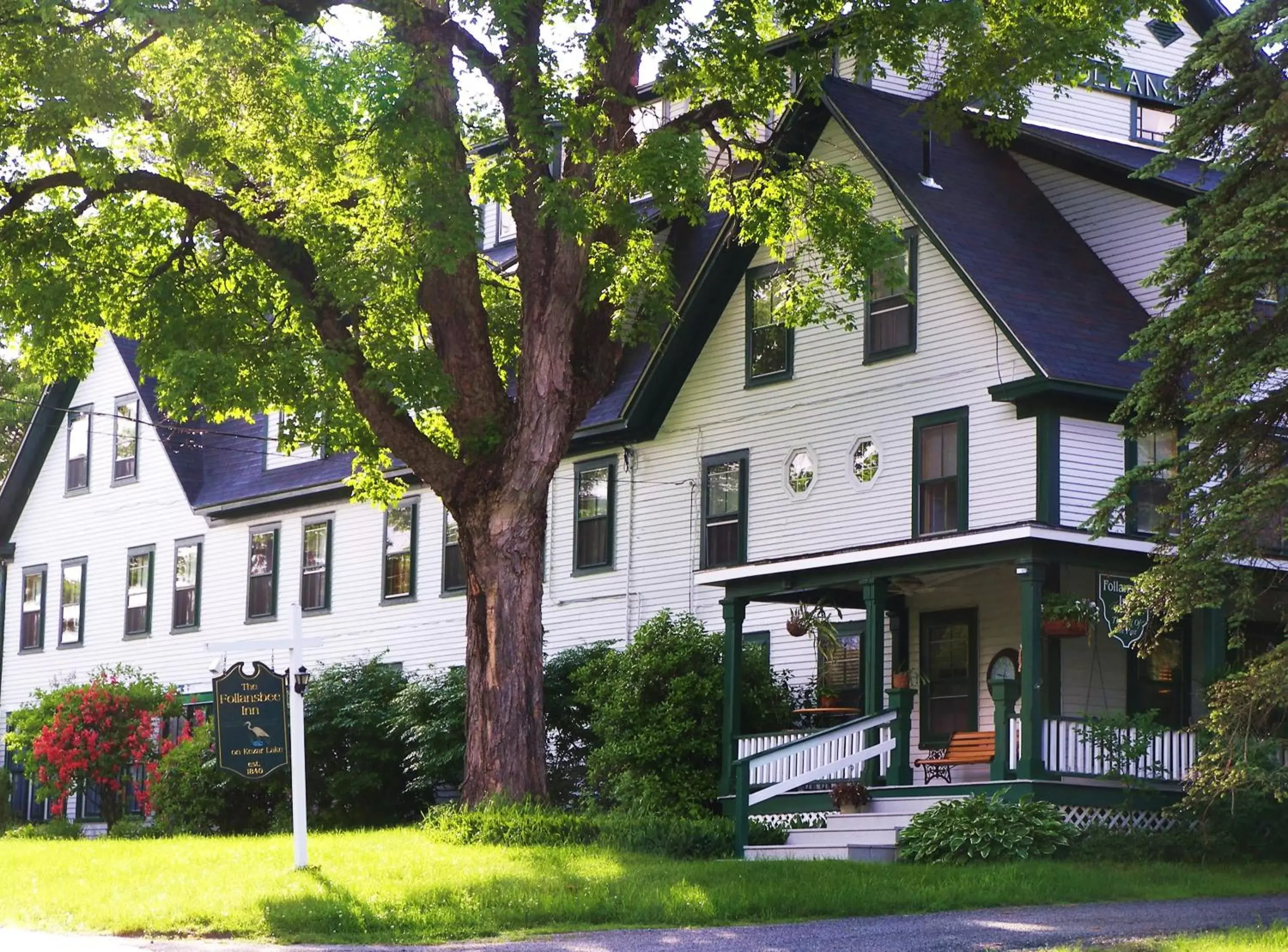 Street view, Property Building in Follansbee Inn