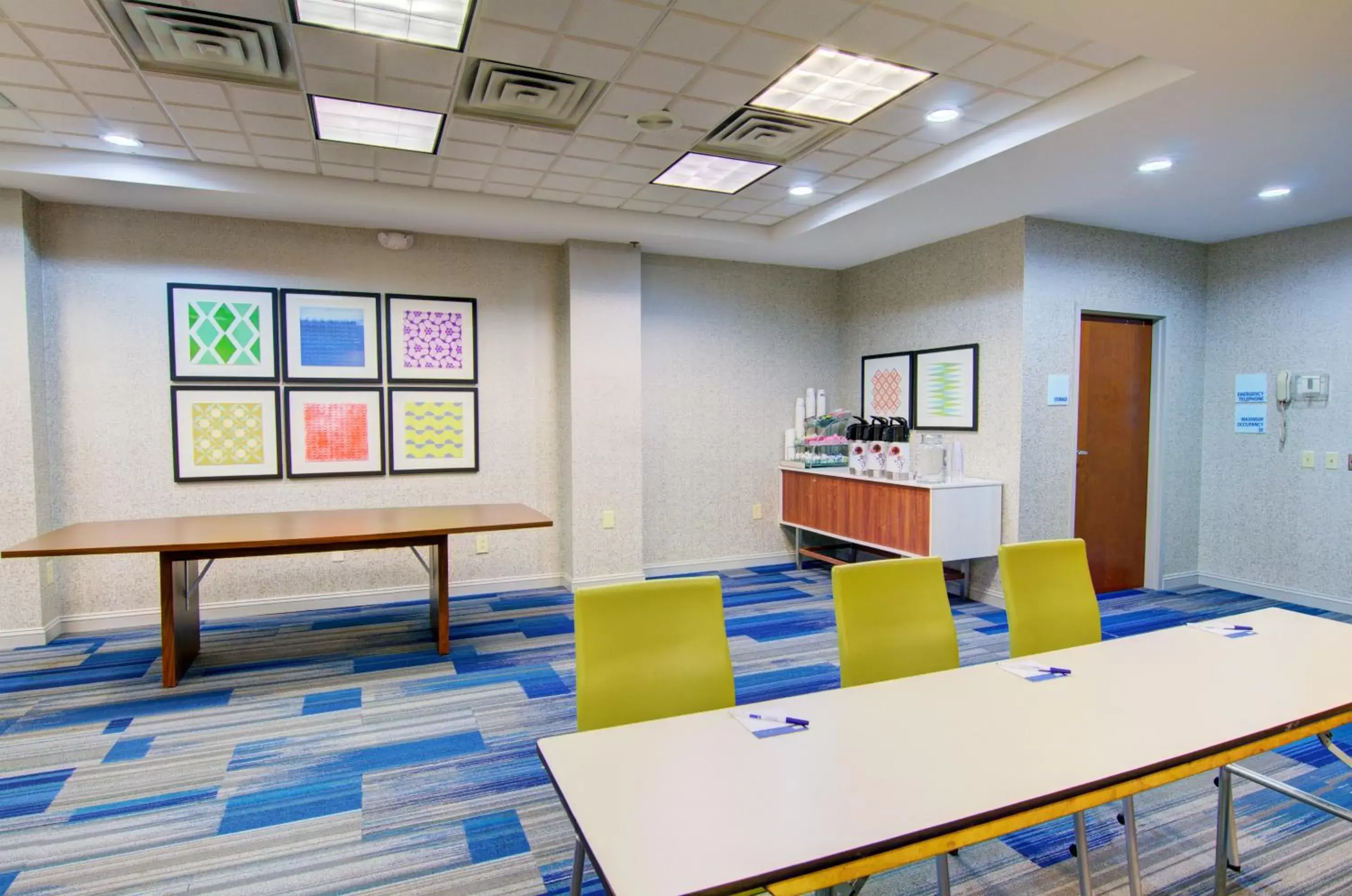 Meeting/conference room in Holiday Inn Express Blacksburg, an IHG Hotel