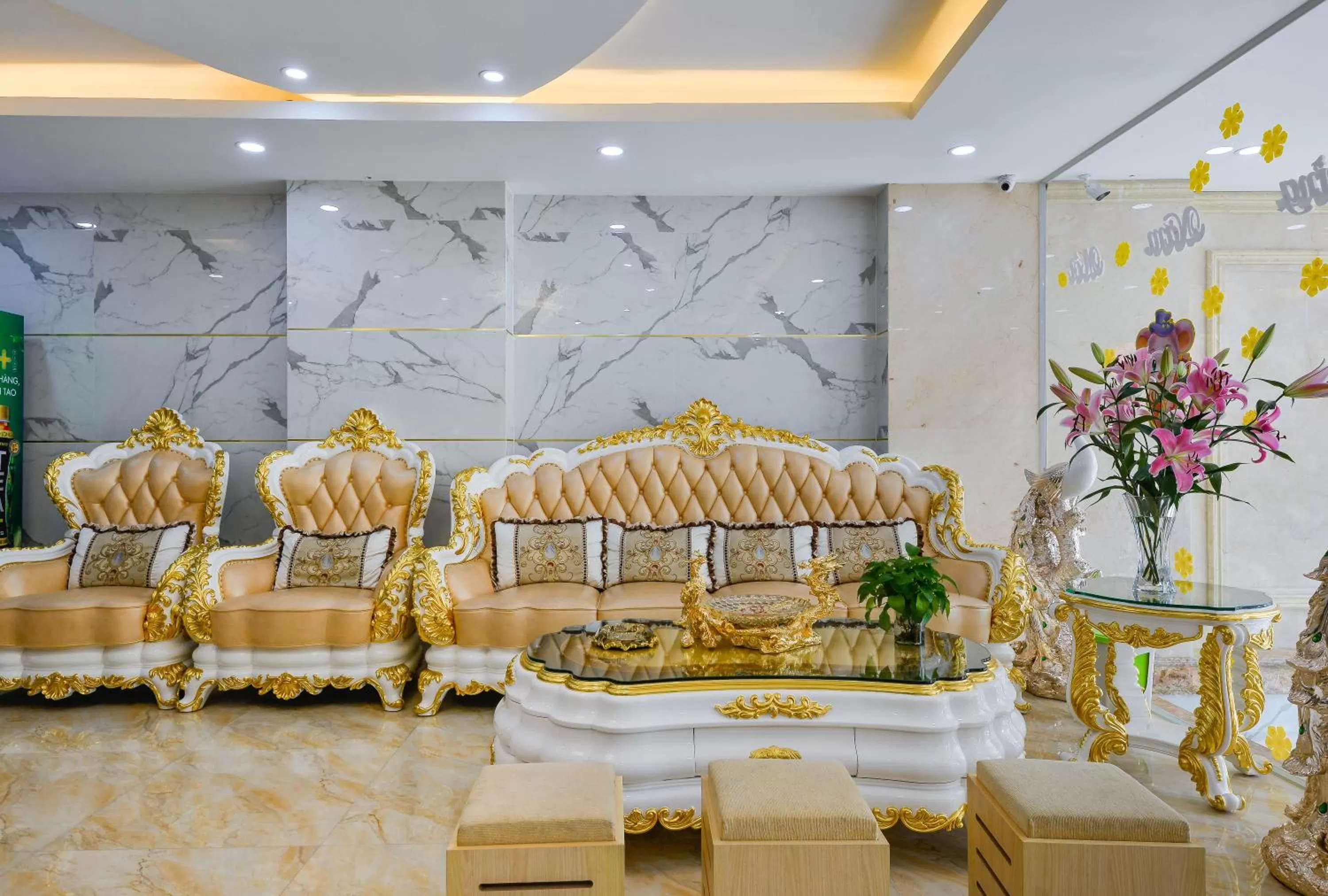 Living room, Banquet Facilities in Love Hotel Airport