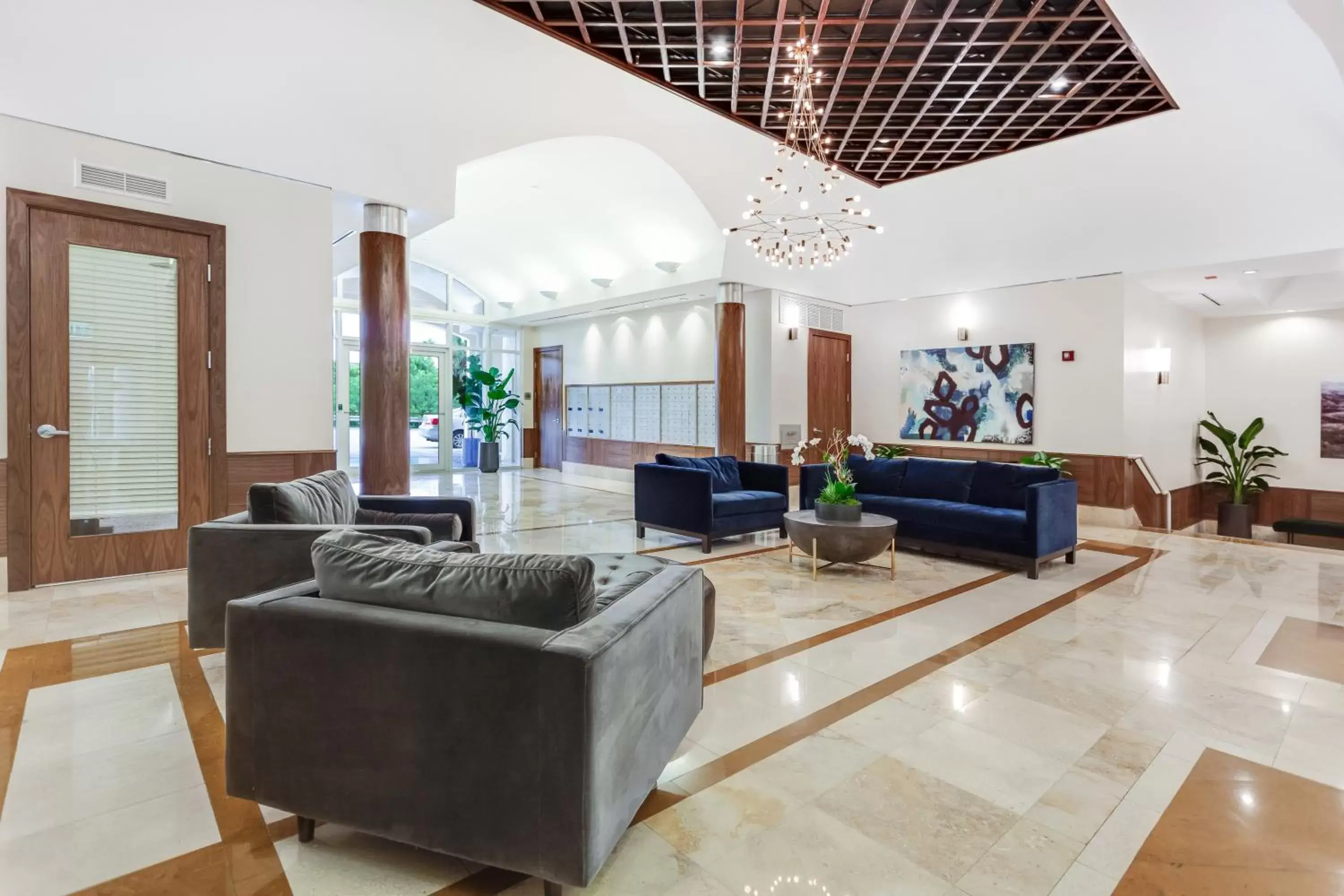 Lobby or reception, Lobby/Reception in Dadeland Towers by Miami Vacations