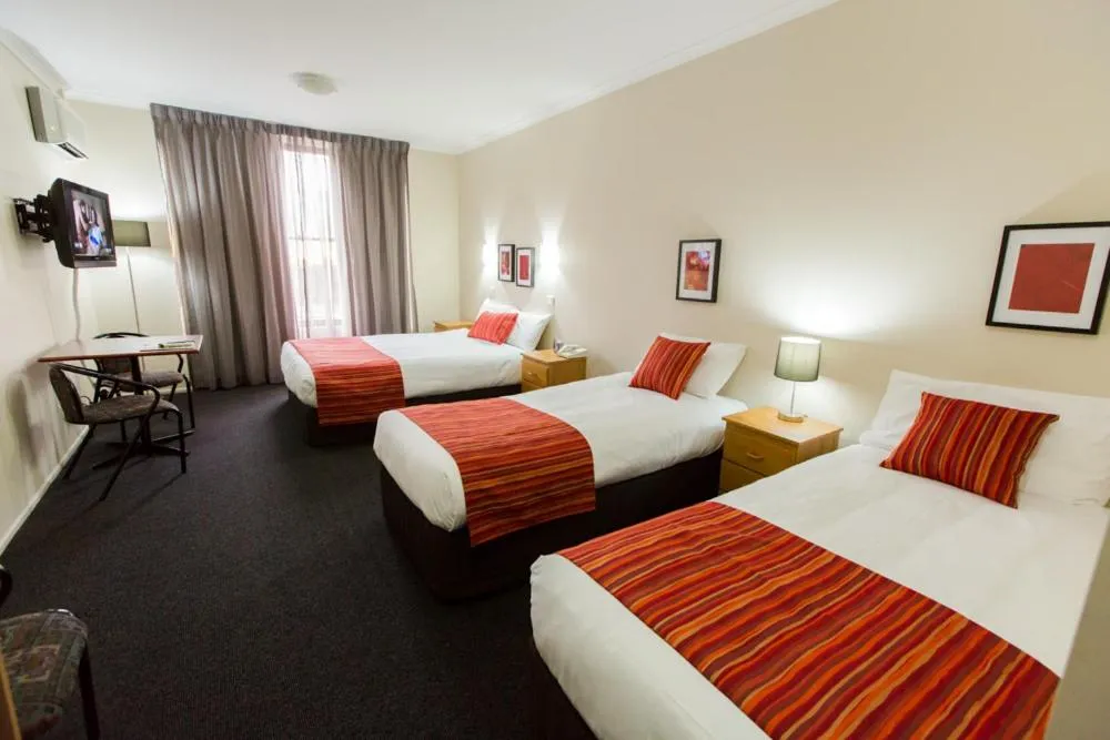 Photo of the whole room, Bed in Barkly Motorlodge