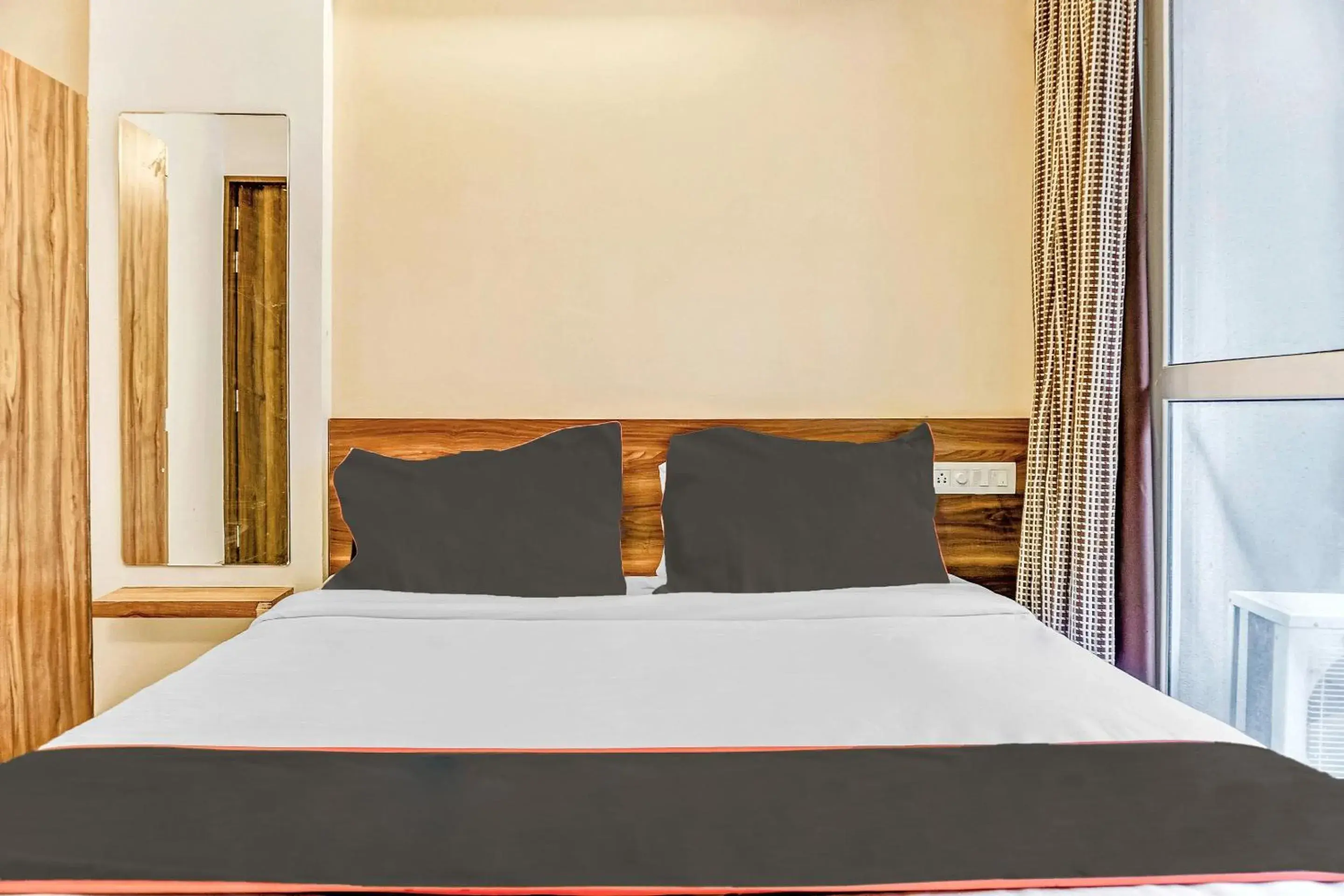 Bedroom, Bed in Habitat Service Apartments