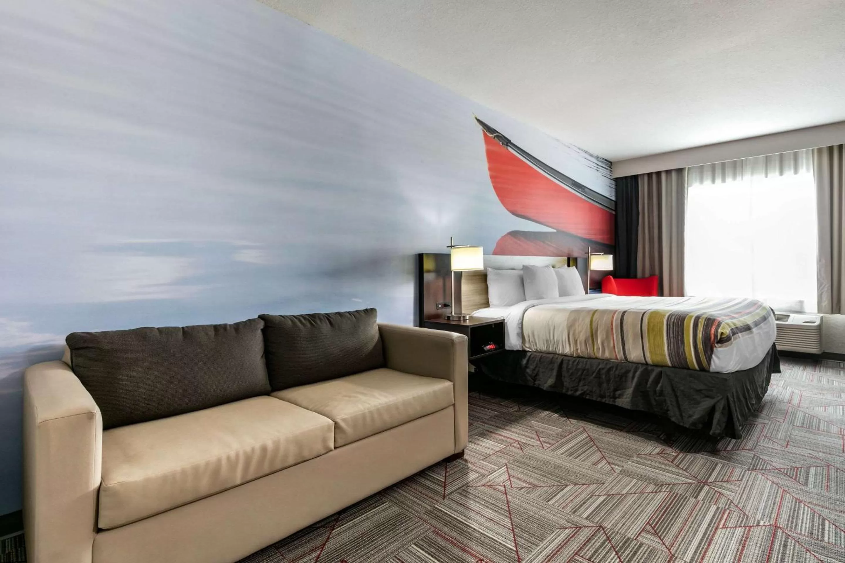 Photo of the whole room, Bed in Clarion Pointe Columbus-Bradley Park