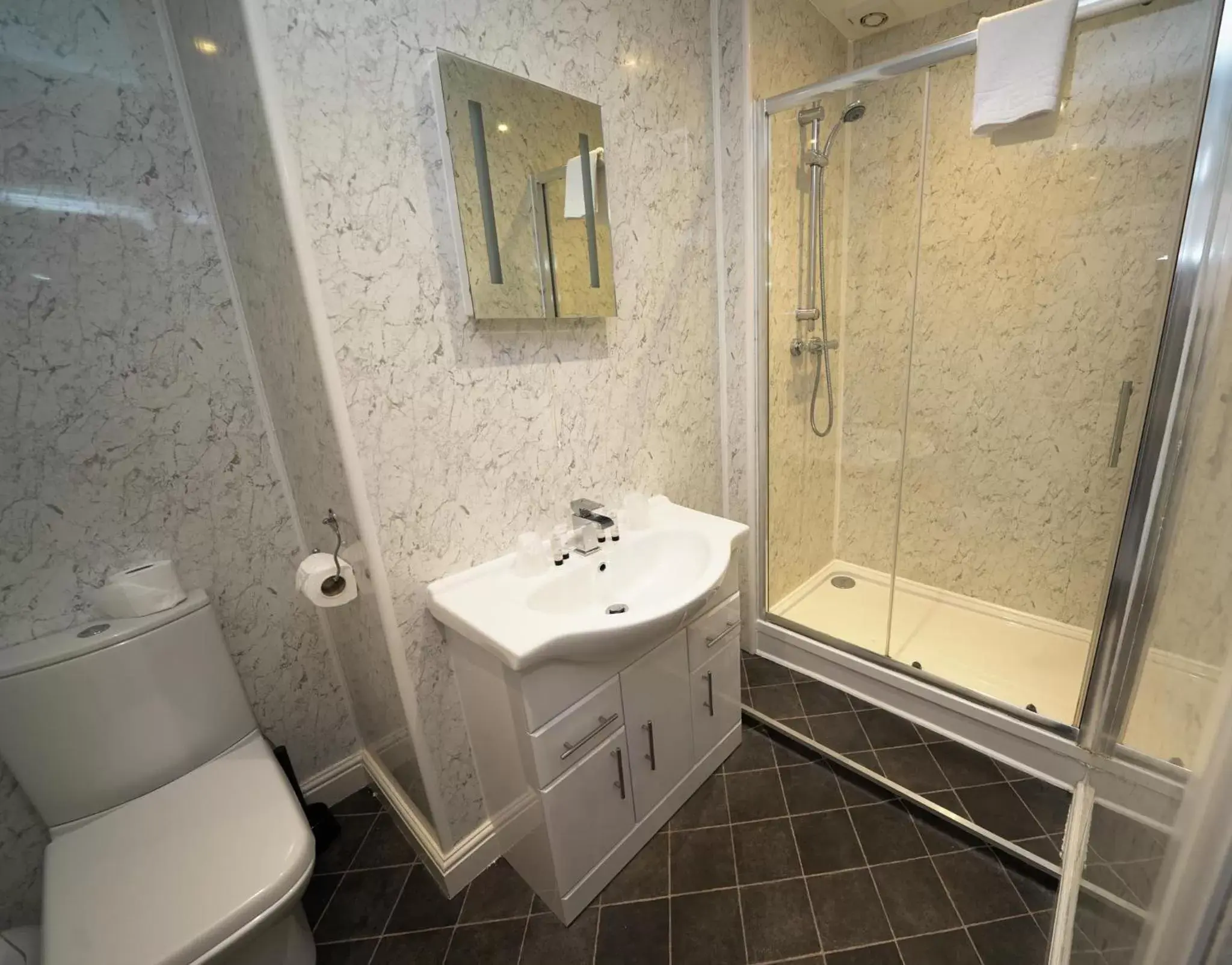 Bathroom in Gwydyr Hotel