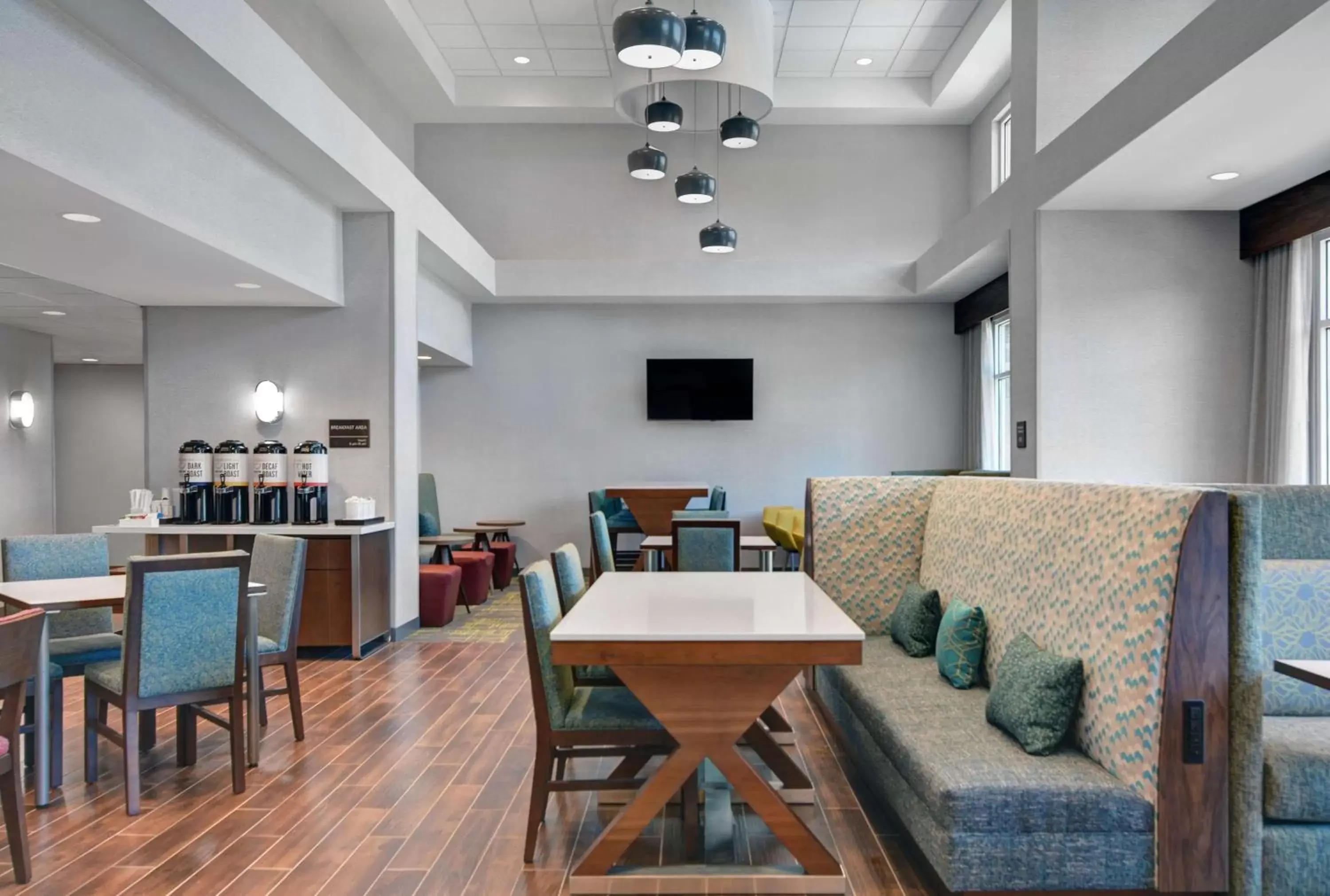 Lobby or reception, Restaurant/Places to Eat in Hampton Inn And Suites Macclenny I-10