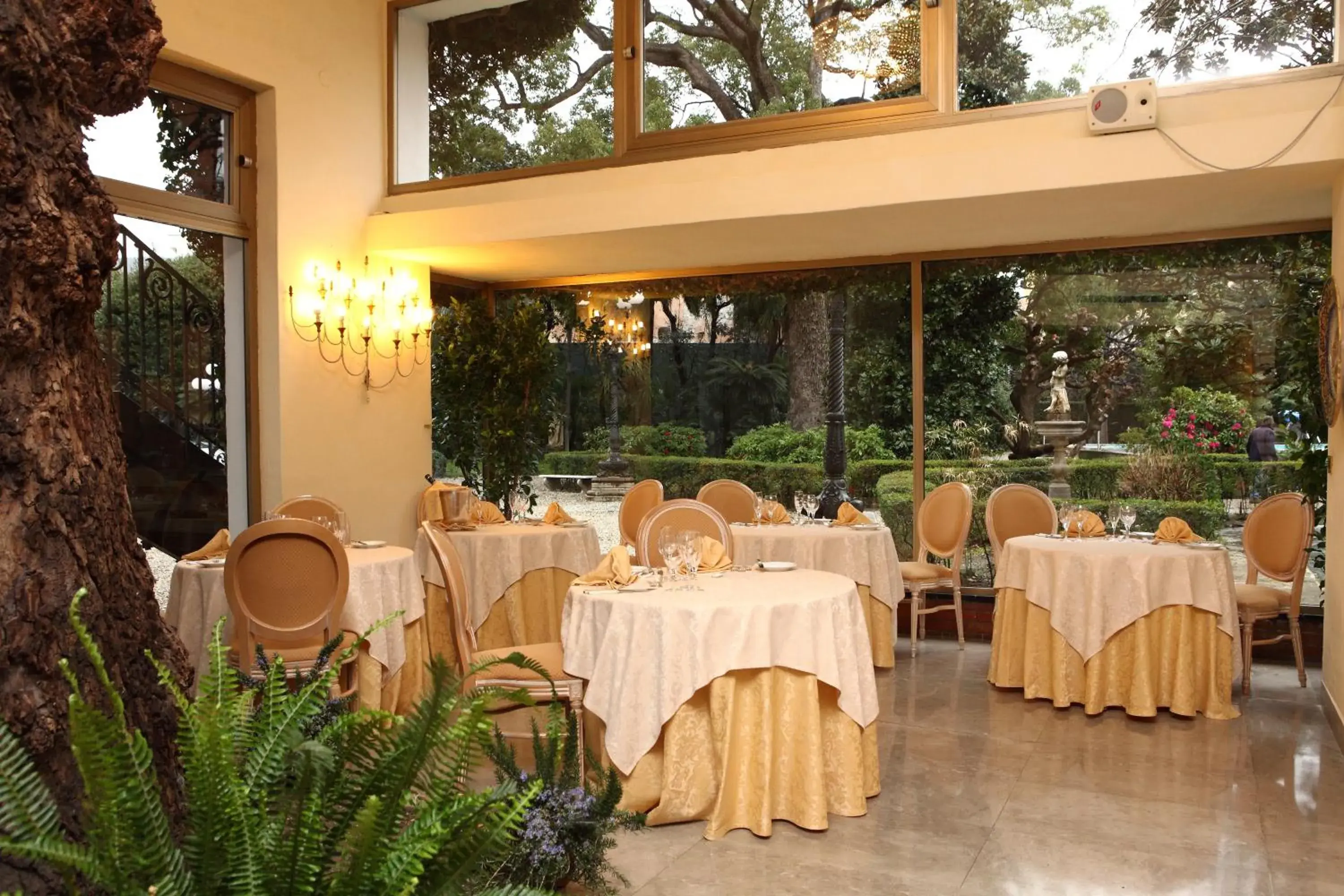 Restaurant/places to eat in Grand Hotel Villa Balbi