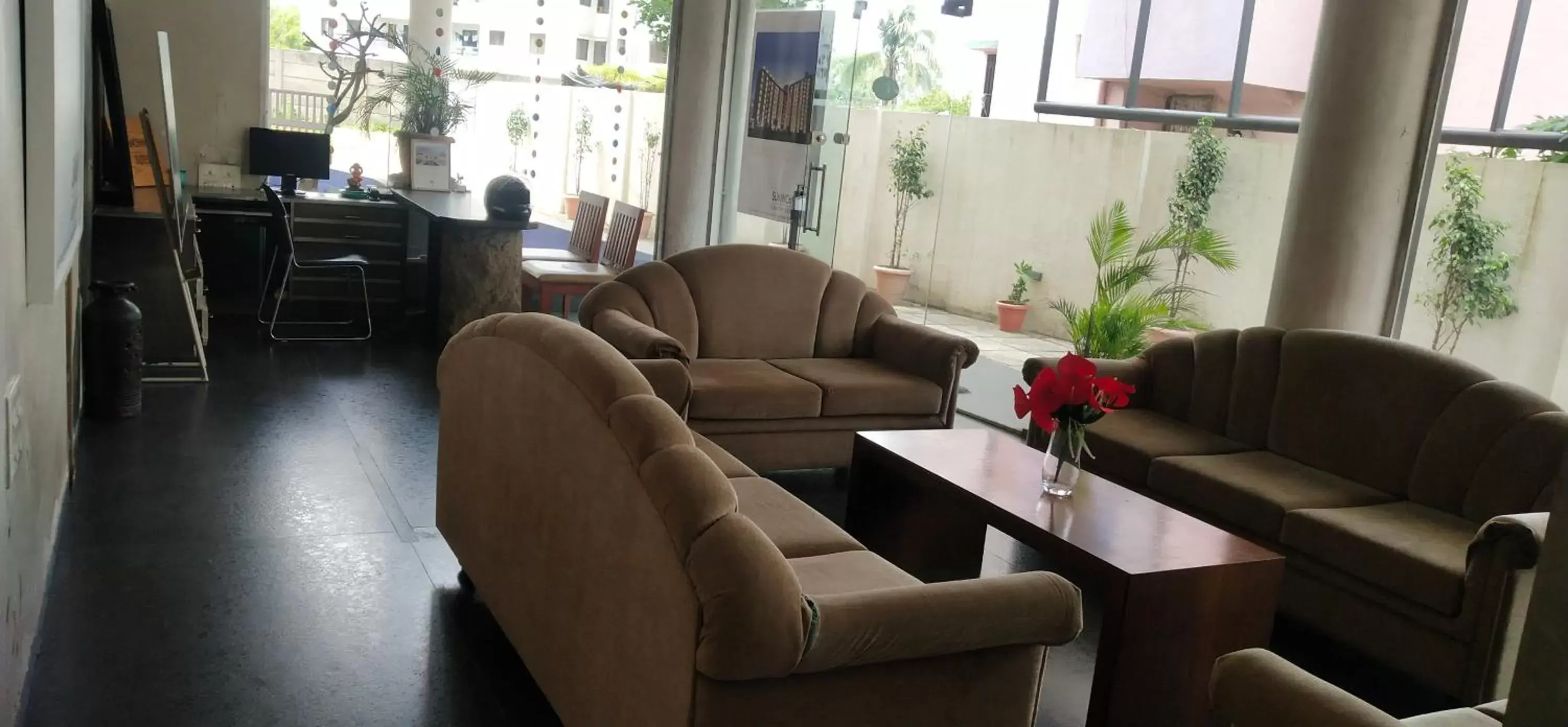 Lobby or reception in Hotel Sumanchandra Suites Lobby or reception in Hotel Sumanchandra Suites