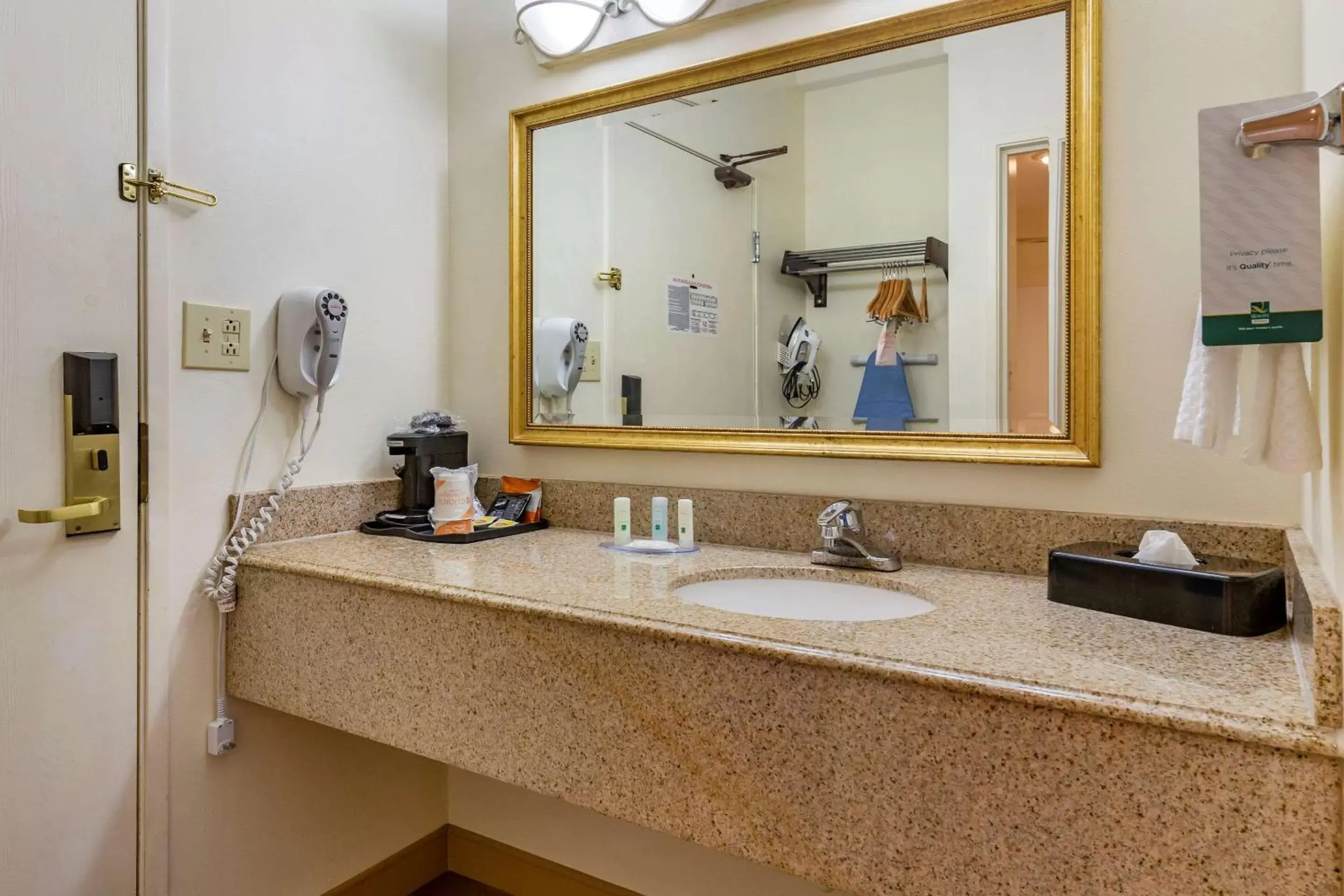 Bedroom, Bathroom in Quality Inn & Suites Raleigh Durham Airport
