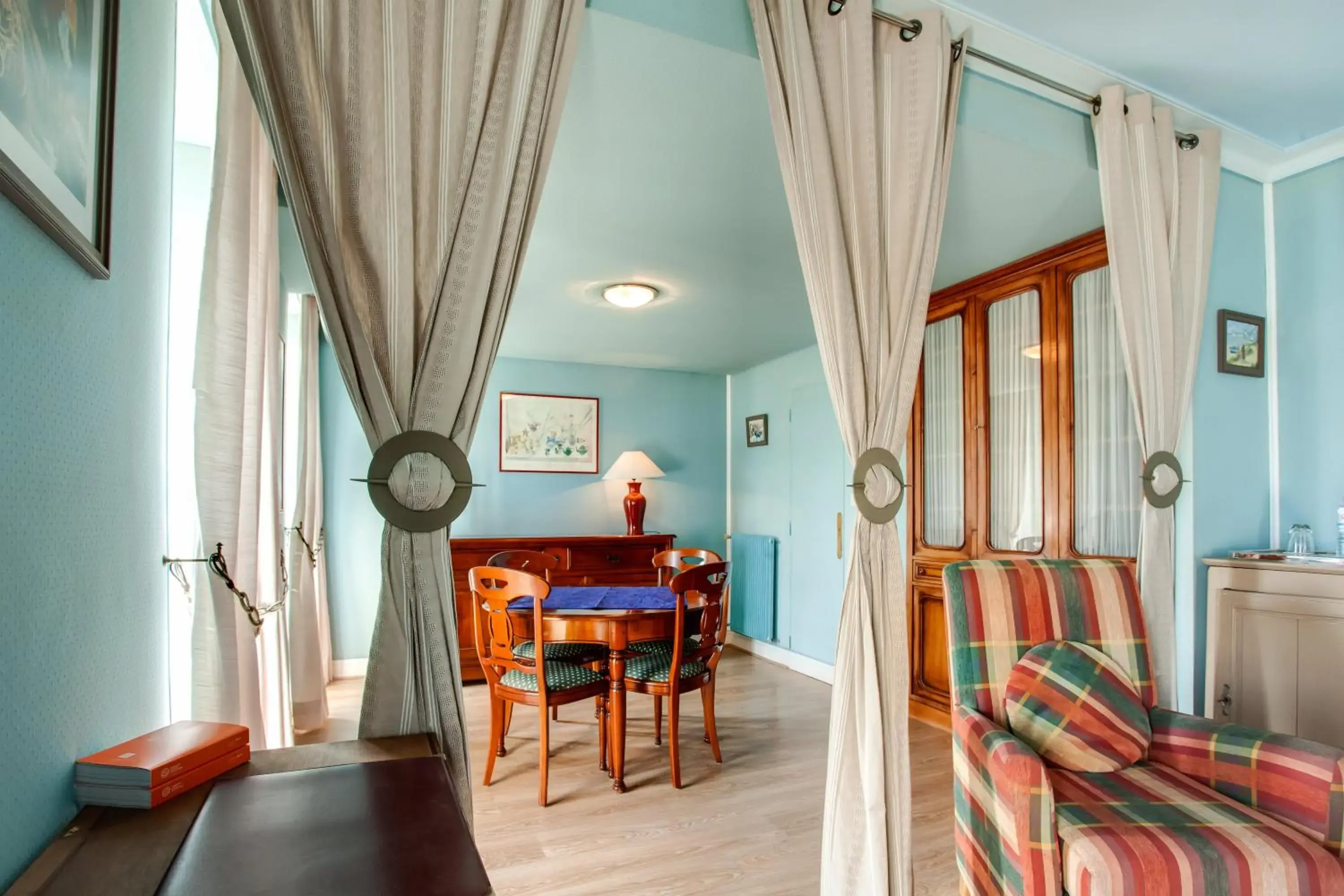 Living room, Dining Area in Hôtel Le Goyen