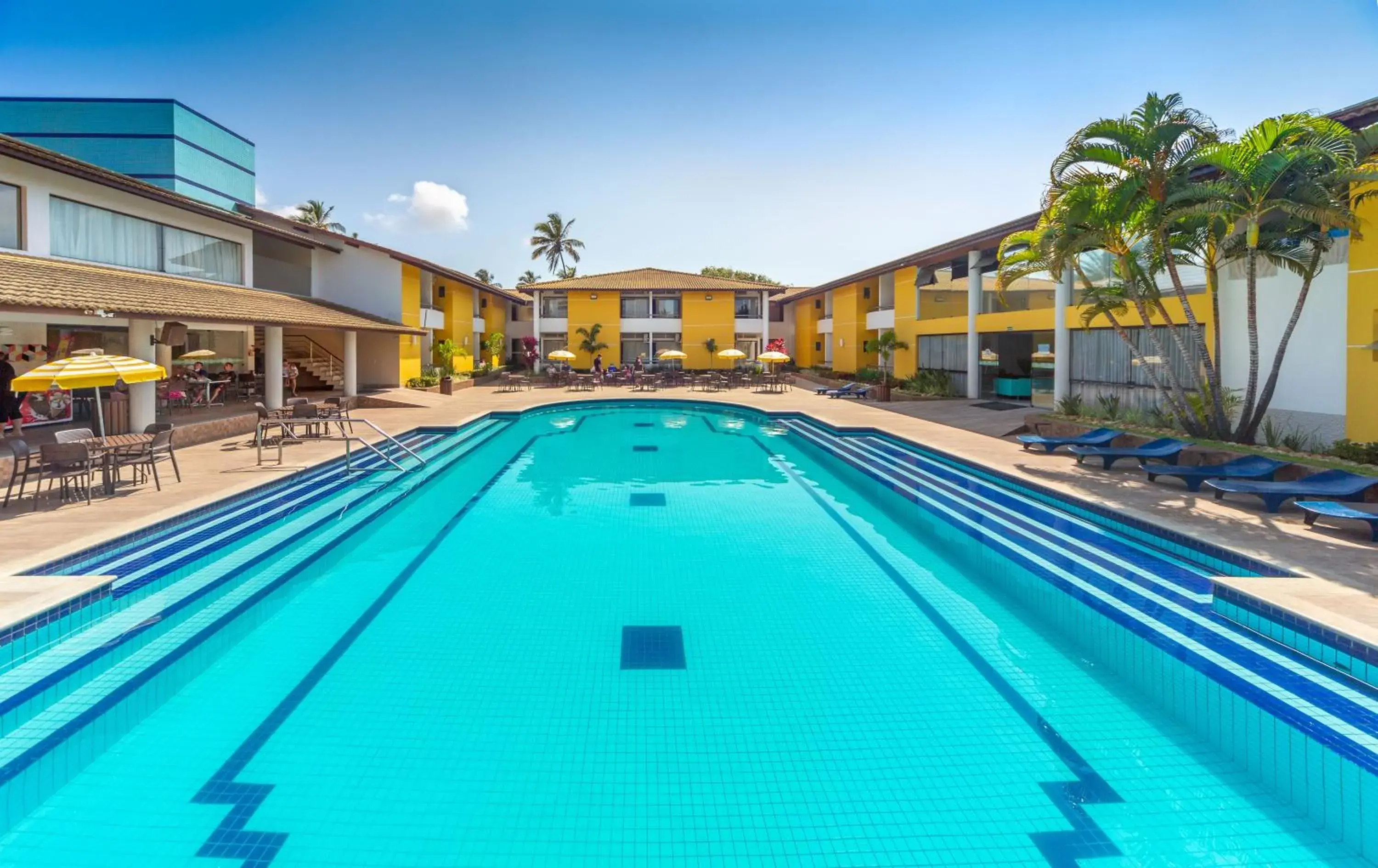 Swimming Pool in Transoceanico Praia Hotel