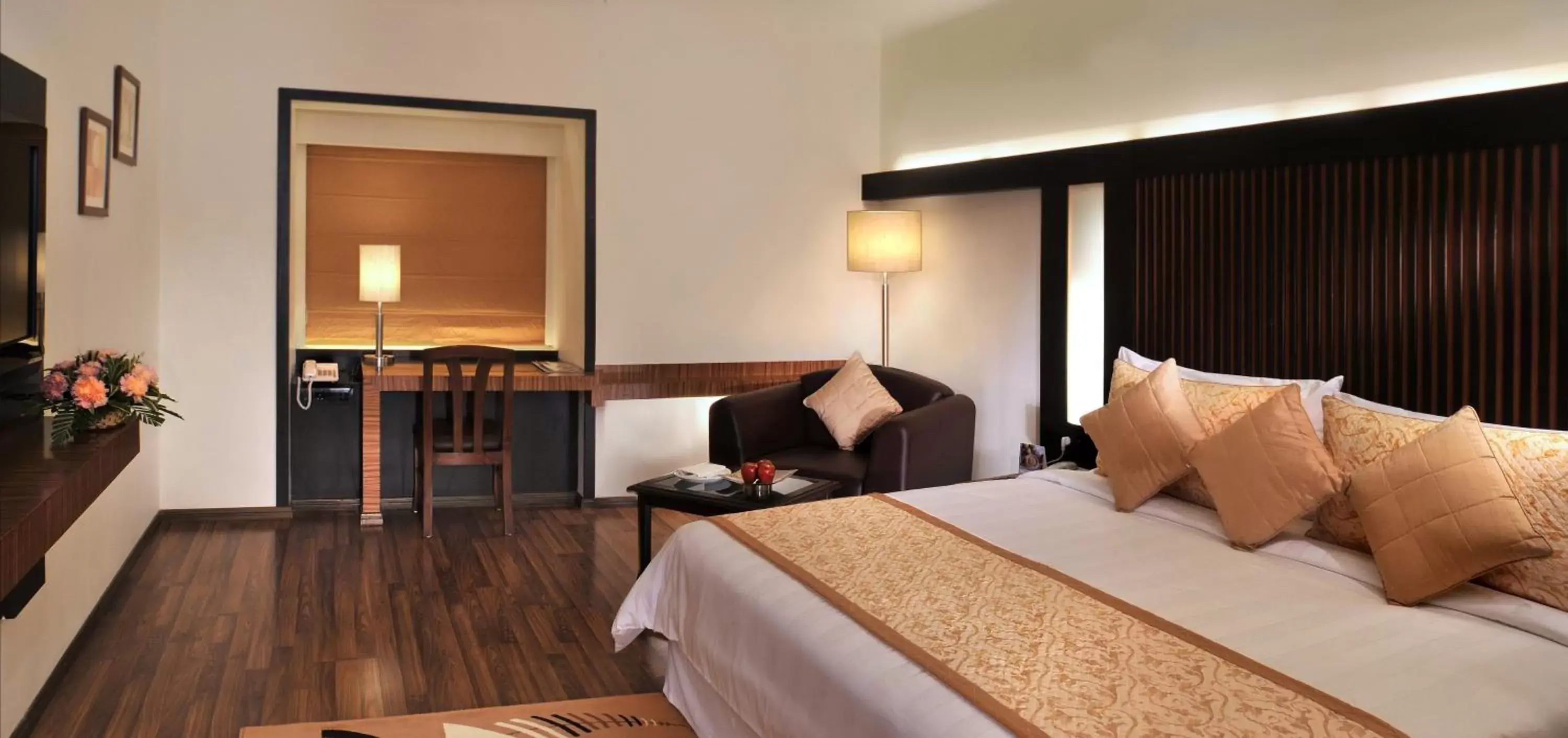 Photo of the whole room, Bed in Fortune Inn Haveli, Gandhinagar - Member ITC's Hotel Group