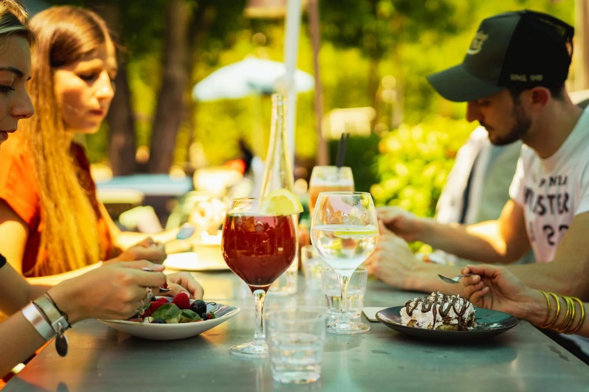 Restaurant/places to eat in Sporting House Hôtel