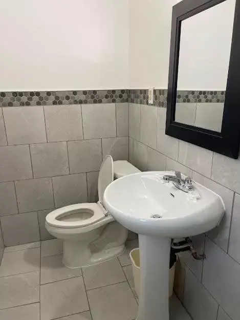 Bathroom in A1 Inn