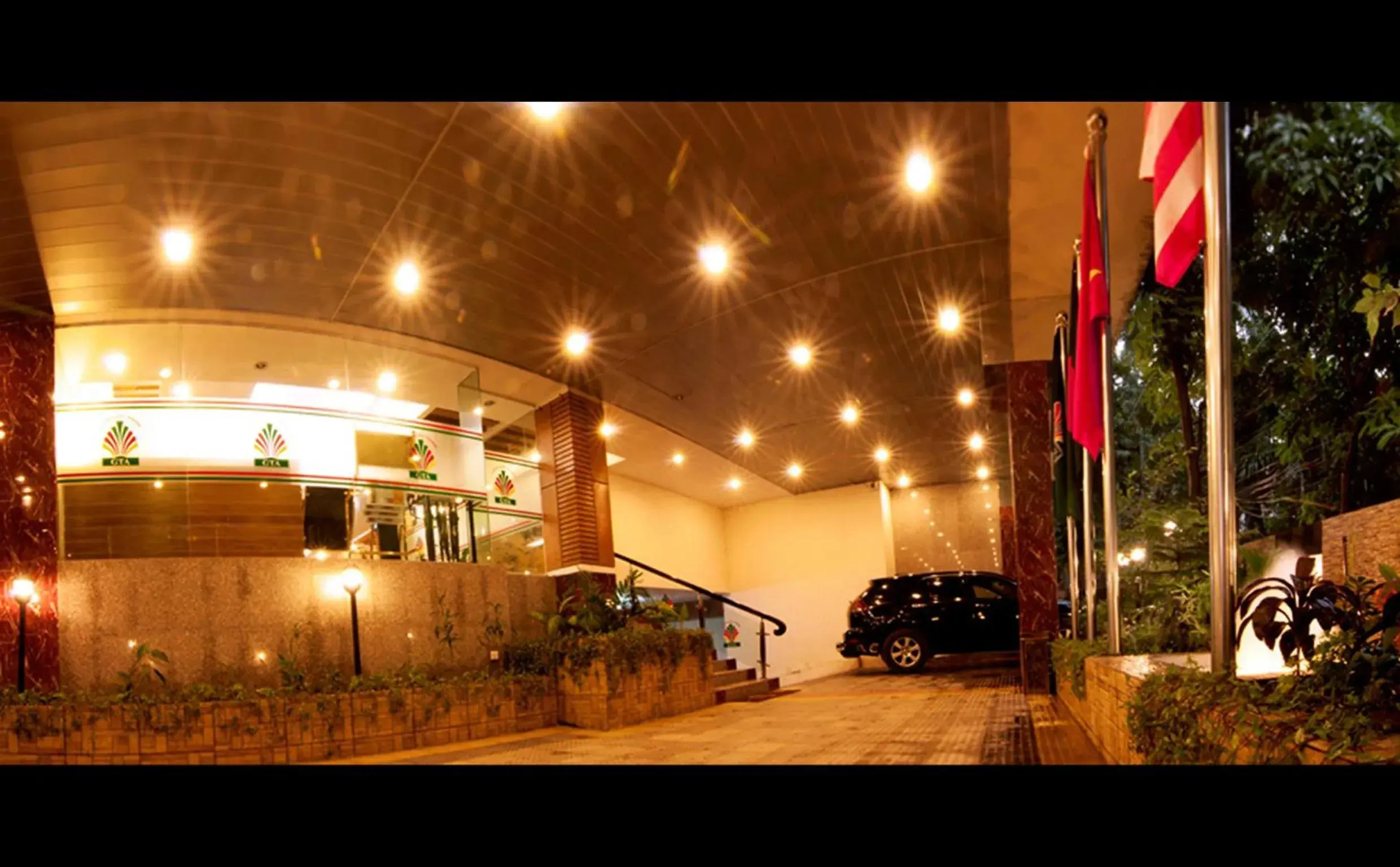 Facade/entrance in Century Park Residence Facade/entrance in Century Park Residence