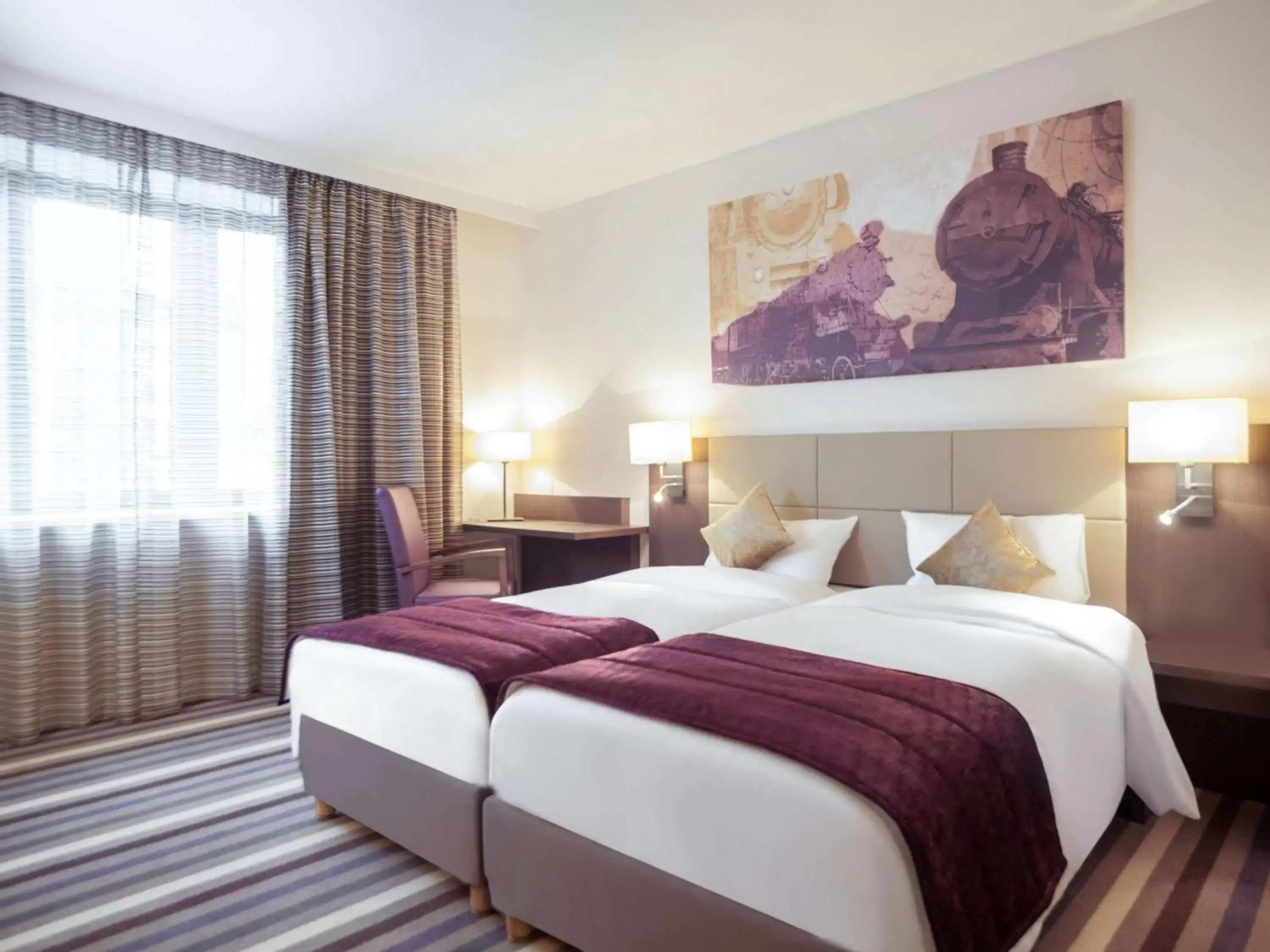 Photo of the whole room, Bed in Mercure Hotel Brussels Centre Midi